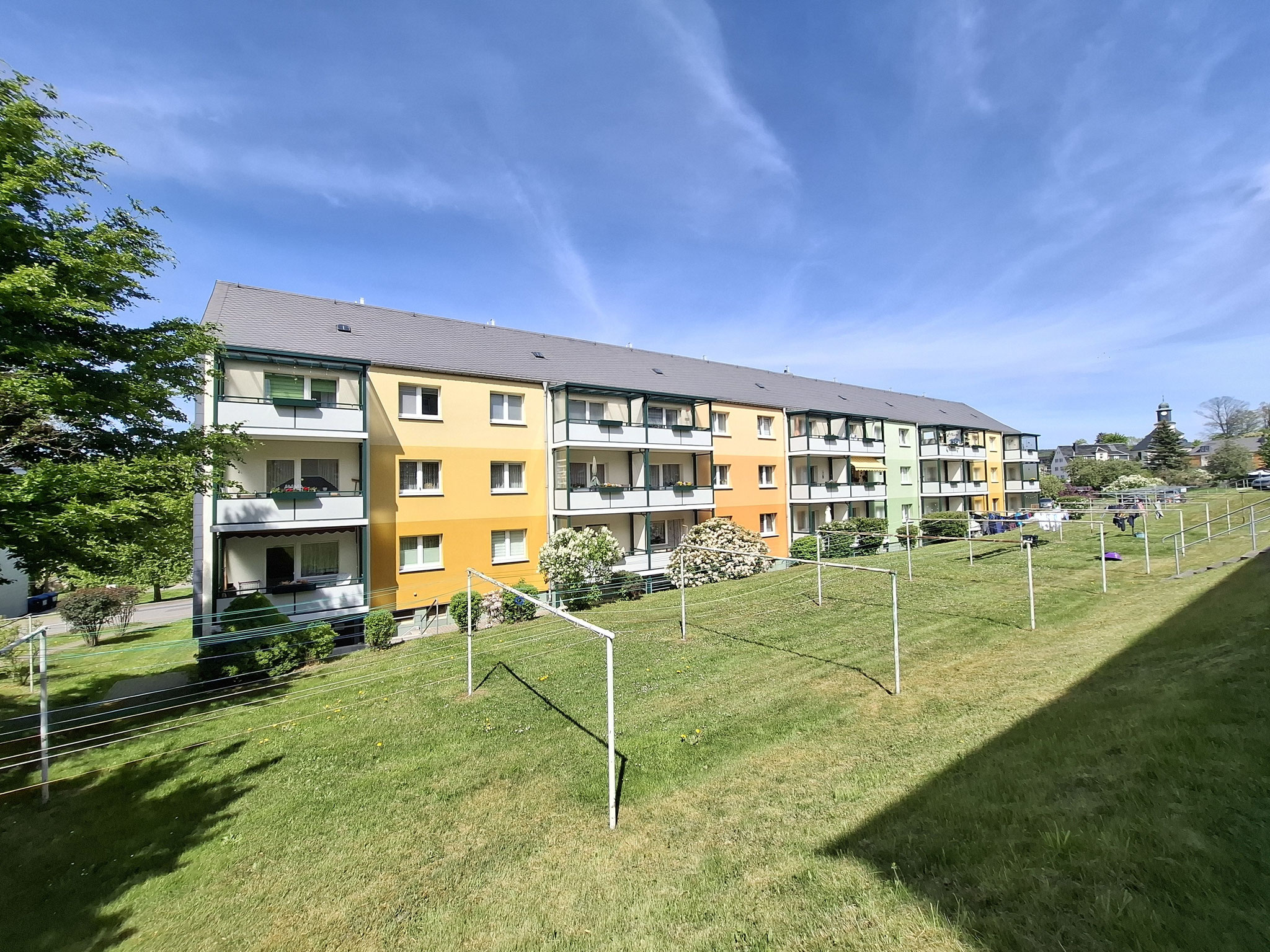 Hausansicht Wohngebäude im Wohngebiet Zöblitz