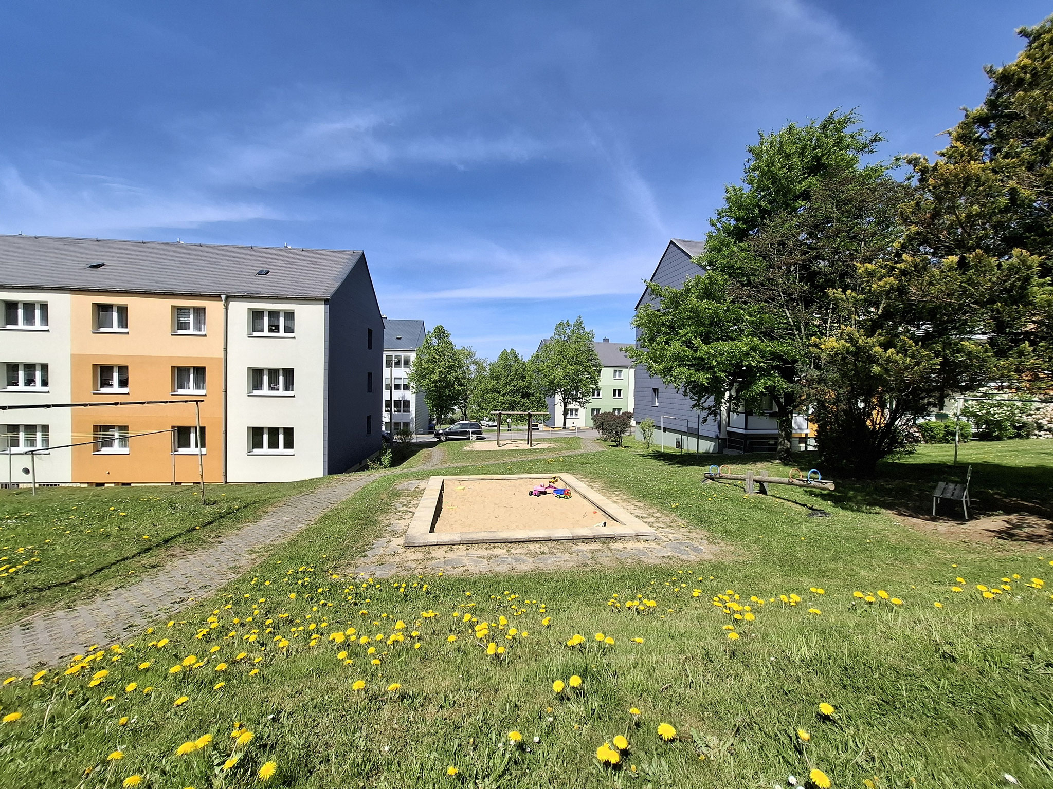 Hausansicht Wohngebäude im Wohngebiet Zöblitz