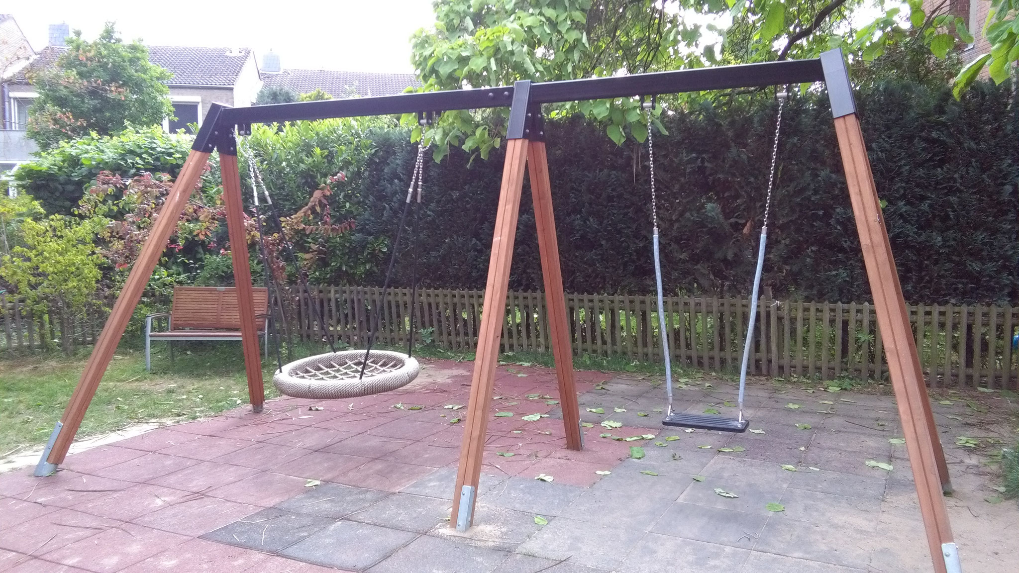 Schaukelgestell aus Holz und Metall für BNS und 1x Schaukelsitz