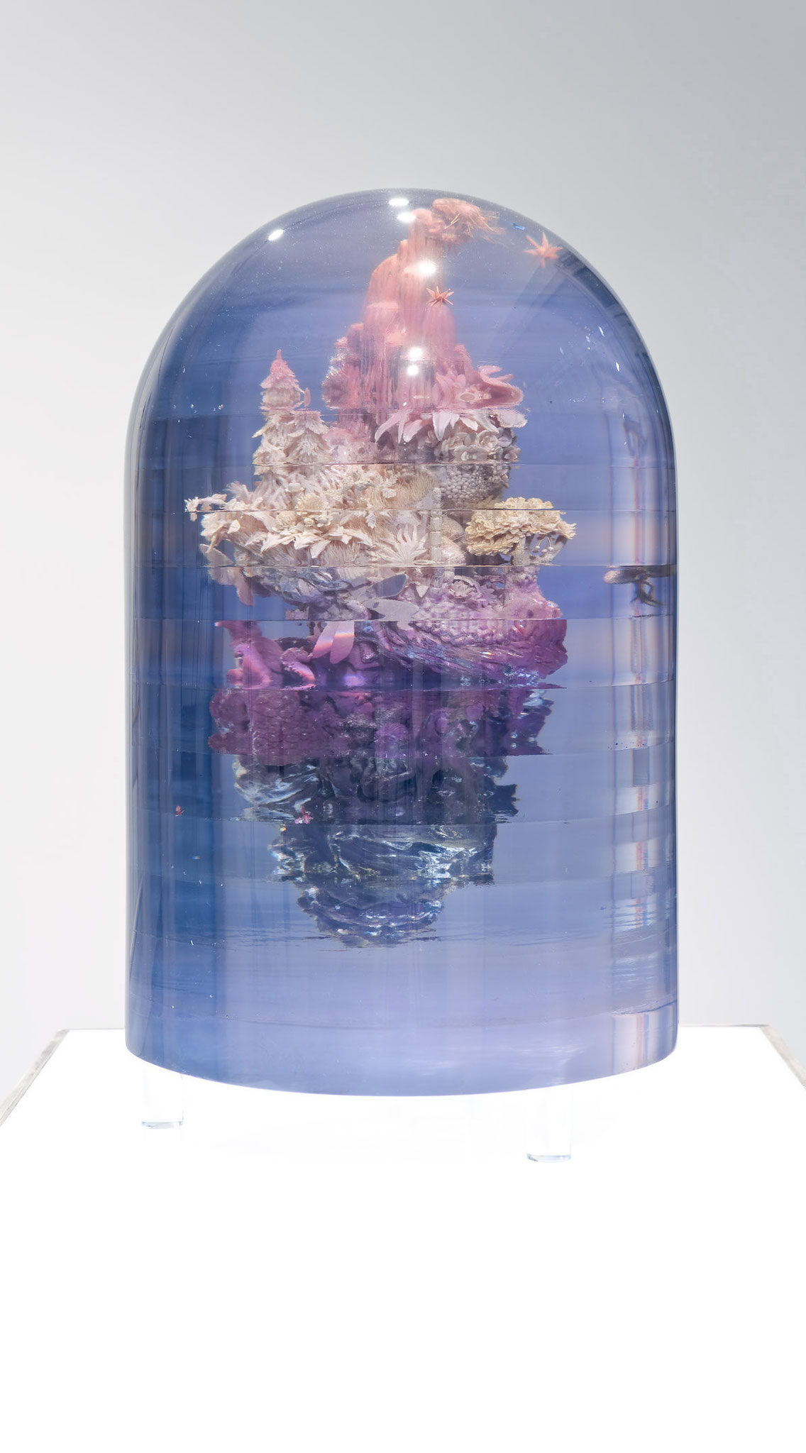 24/6, 2016, polymer, polyester resin and colour, 75 x 40 x 40cm (Foto: Andreas Baudisch, Galerie Gerken Berlin)