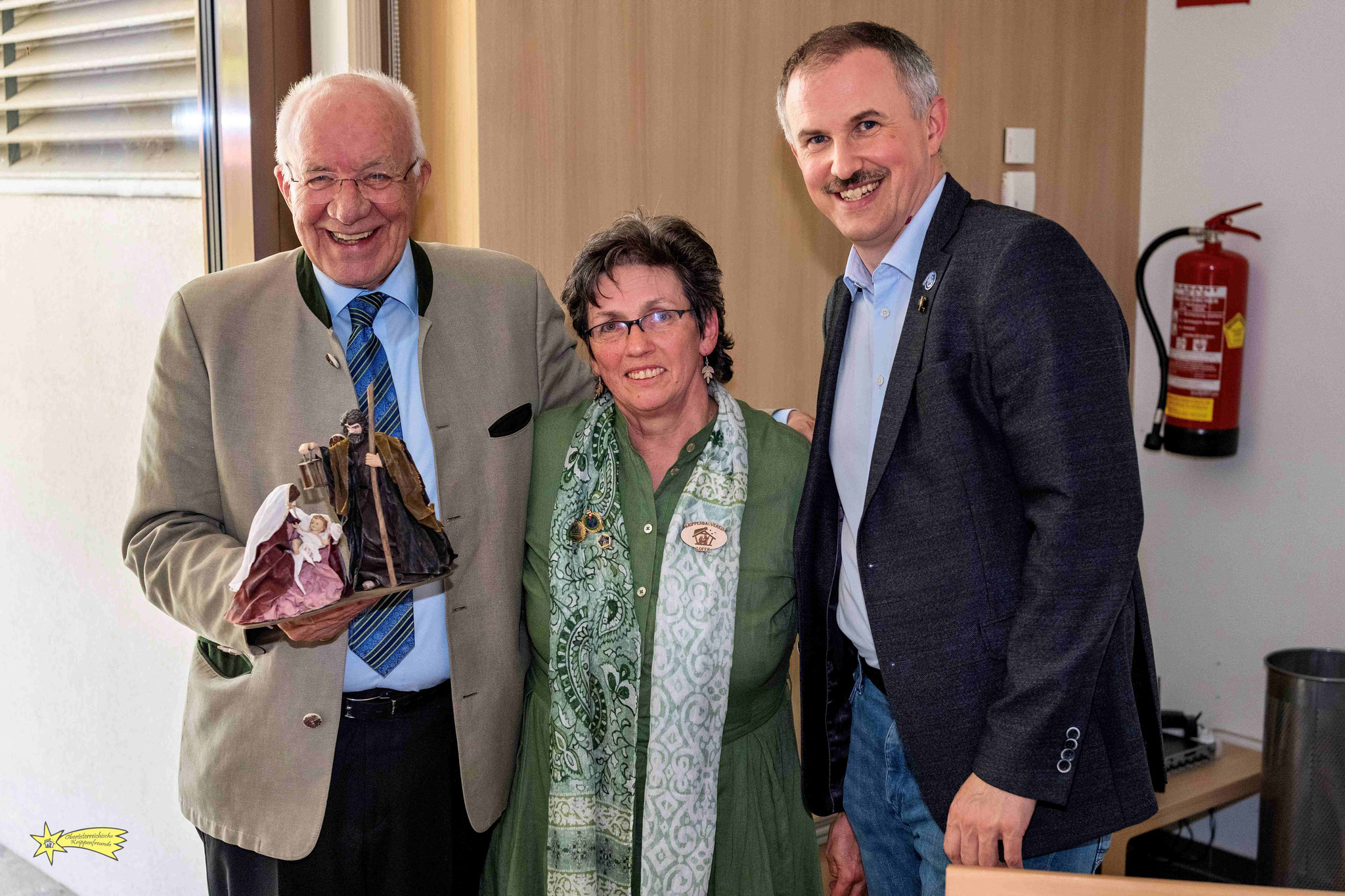 Präsident und Bundesobmann mit der Obfrau Heidi Scheul - Foto Manfred Priester - Krippenfreunde oberes Innviertel