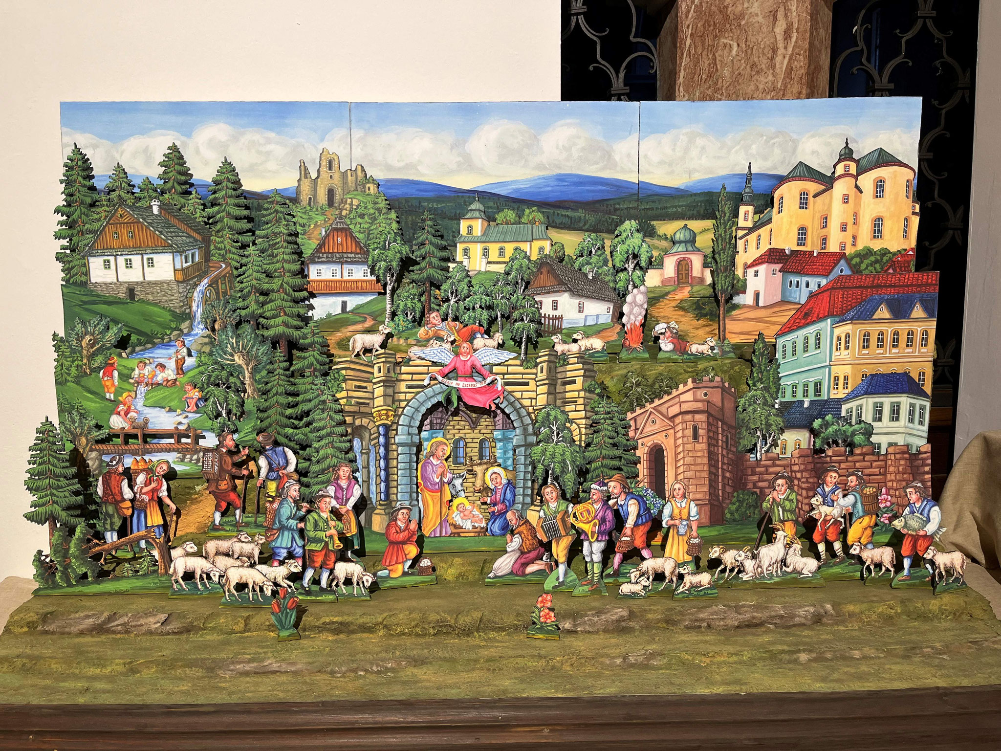 UN-FOE-PRAE Papierkrippe aus Tschechien - gebaut von Michael Diery - Foto (c) Verband der Krippenfreunde Österreichs