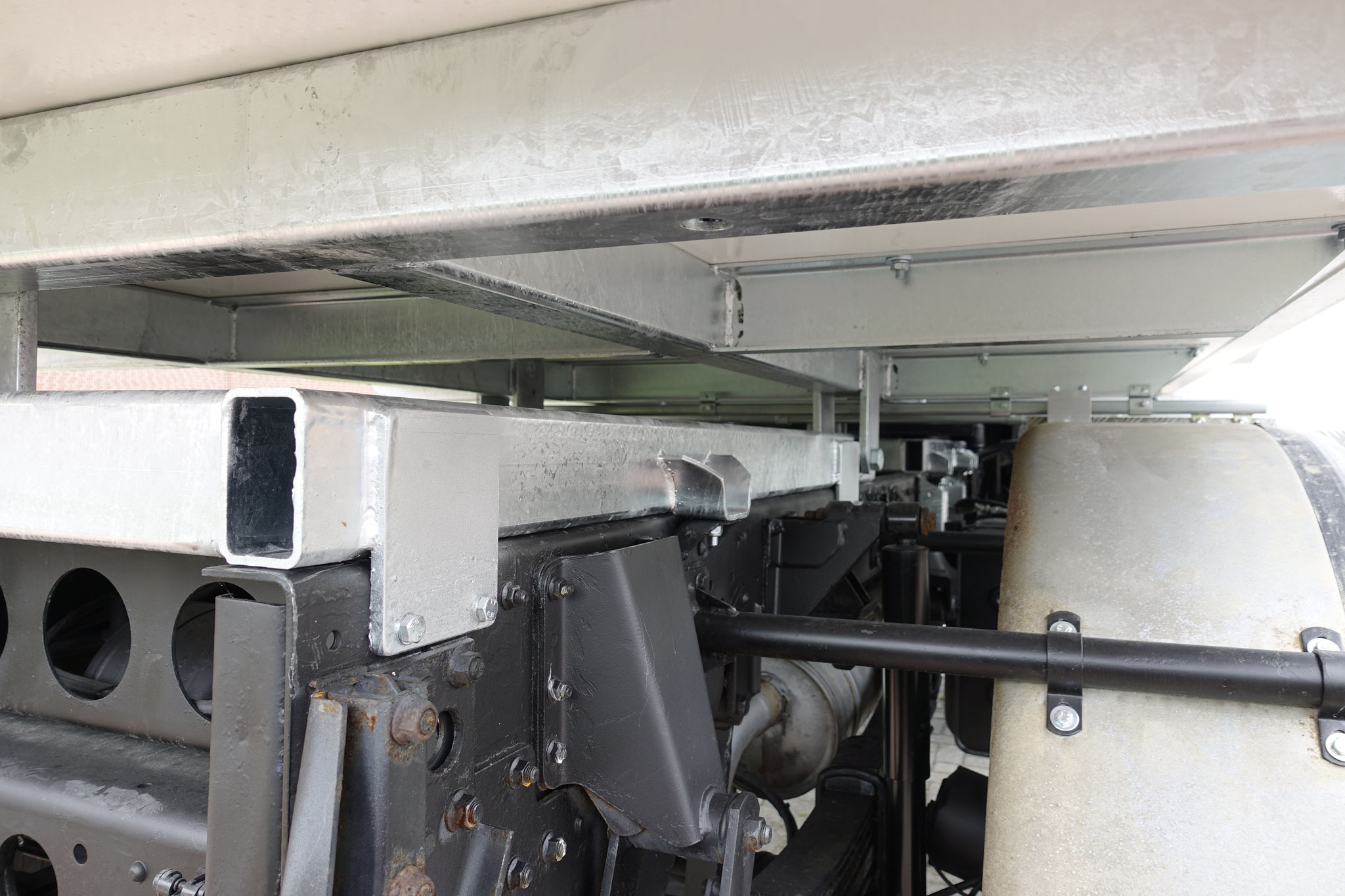 Wohnmobil Hilfsrahmen Lagerung - Adventure Wohnmobil Expeditionsmobil