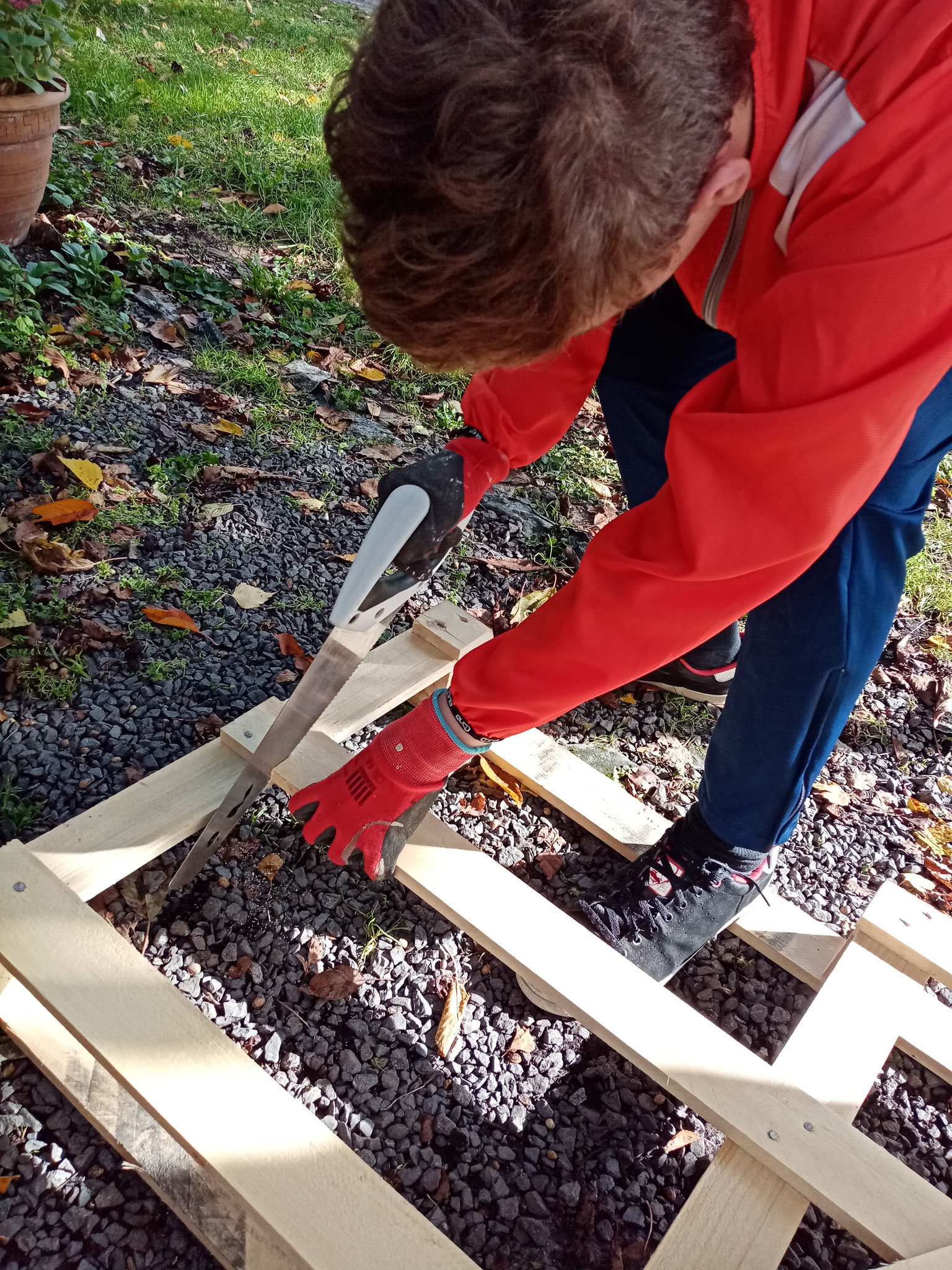 Atelier "Créer un objet en palette" avec l'association Itinéraires