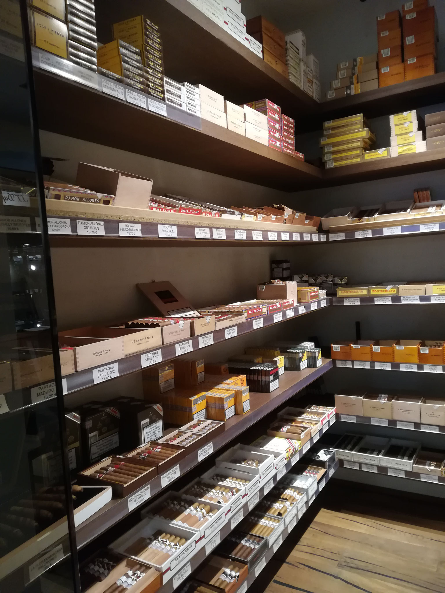 CIGAR HUMIDOR cigarhumidors seite!