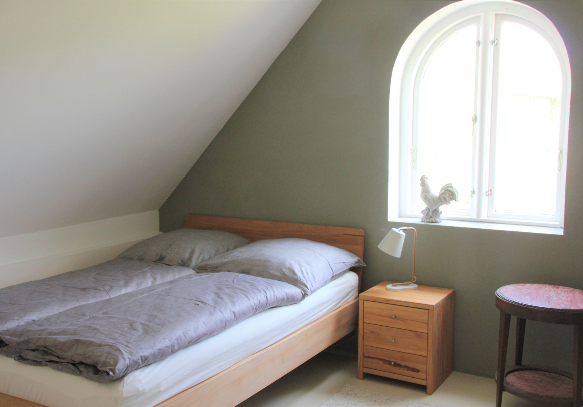 Schlafzimmer oben mit 1.40m Bett