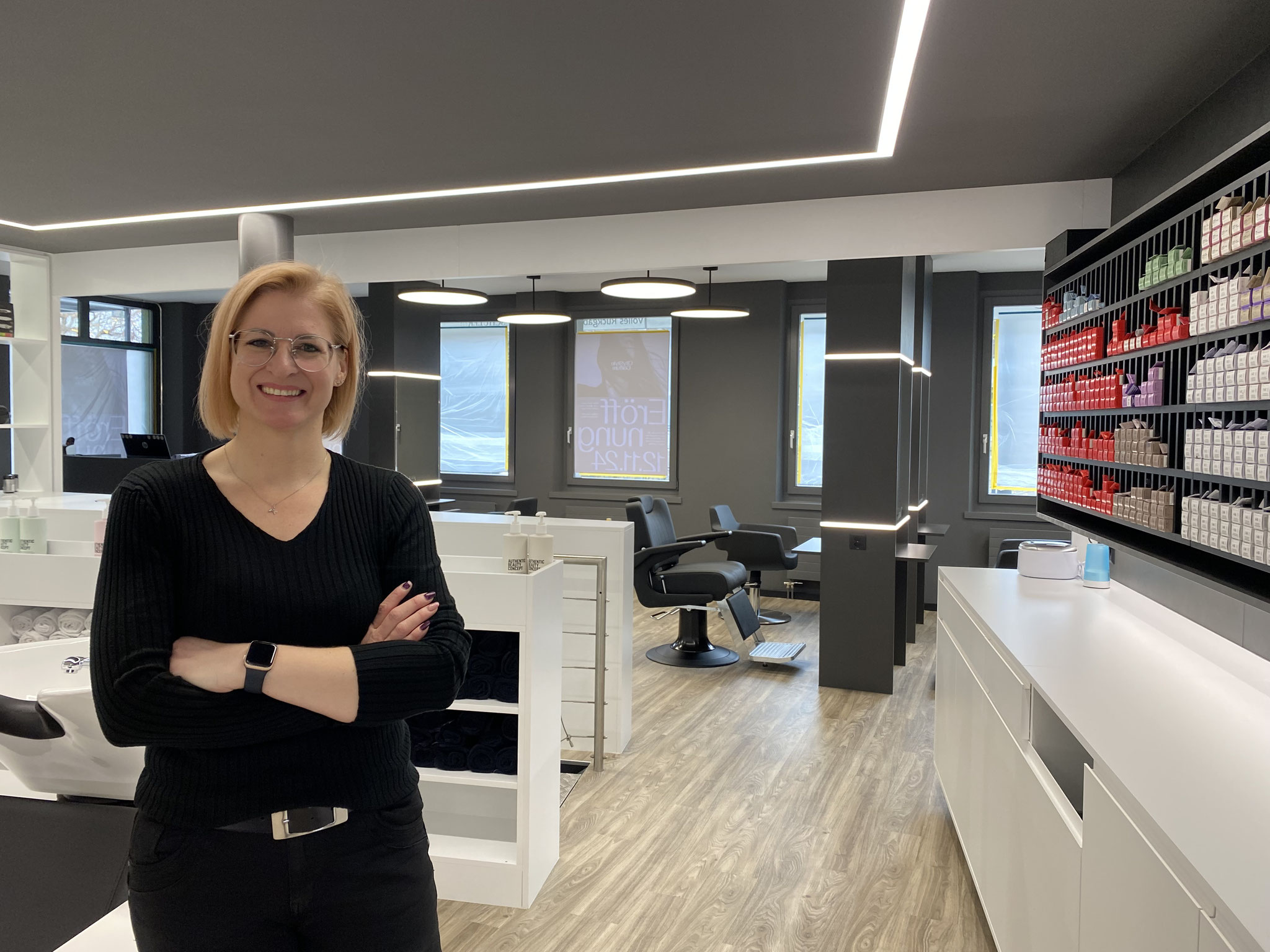 Stolz auf ihren neuen Salon: Rebecca von Allmen.