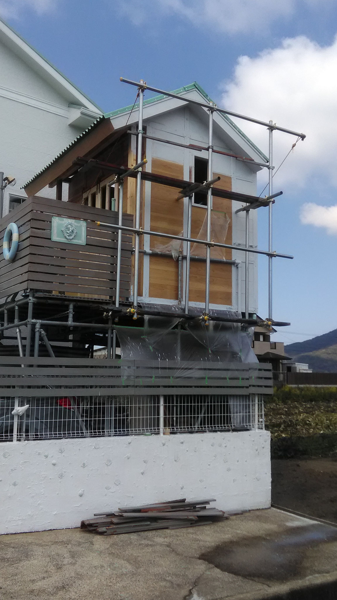 3月19日　塗装を始めました。