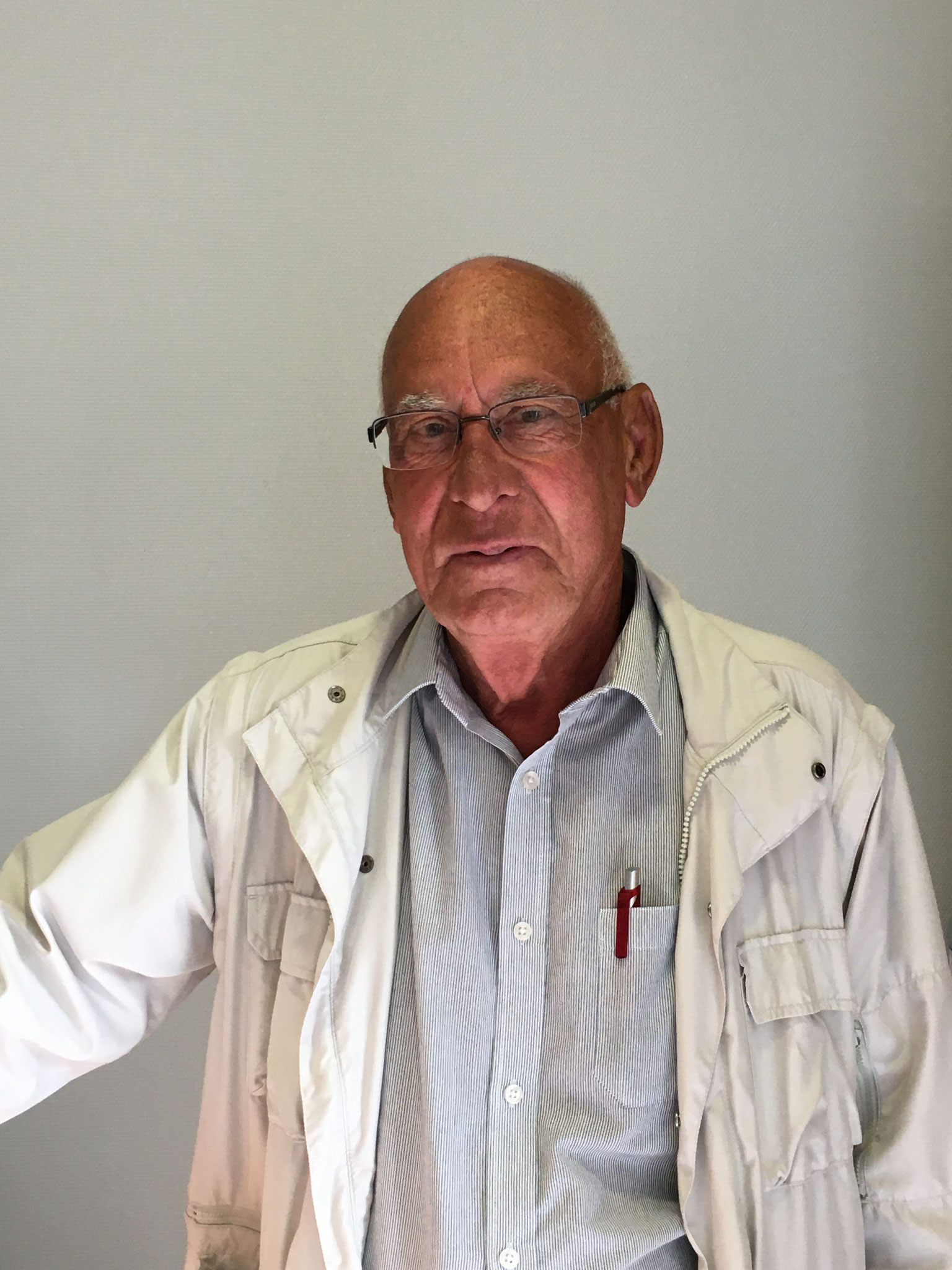 Jean-Paul VANNESTE, 2ème Adjoint au Maire,  Chargé des affaires sociales, fêtes et cérémonies, culture et loisirs. Membre des commissions finances, travaux, urbanisme, culture, loisirs, fêtes et cérémonies, affaires sociales et appels d’offres.