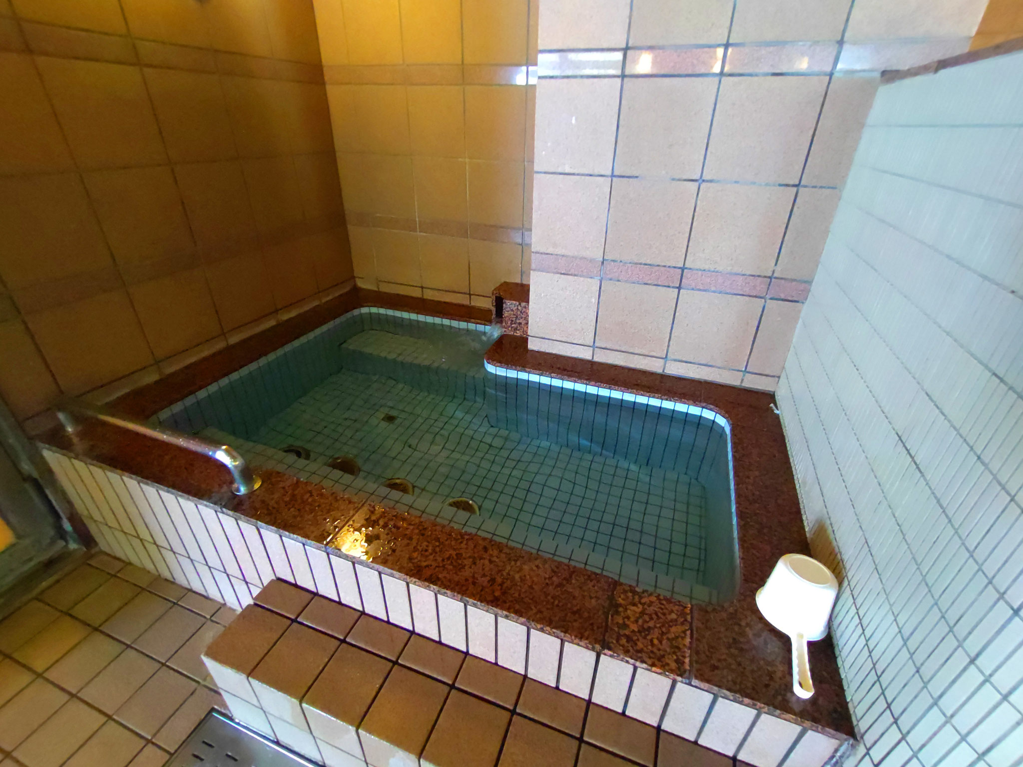 男子温泉水風呂