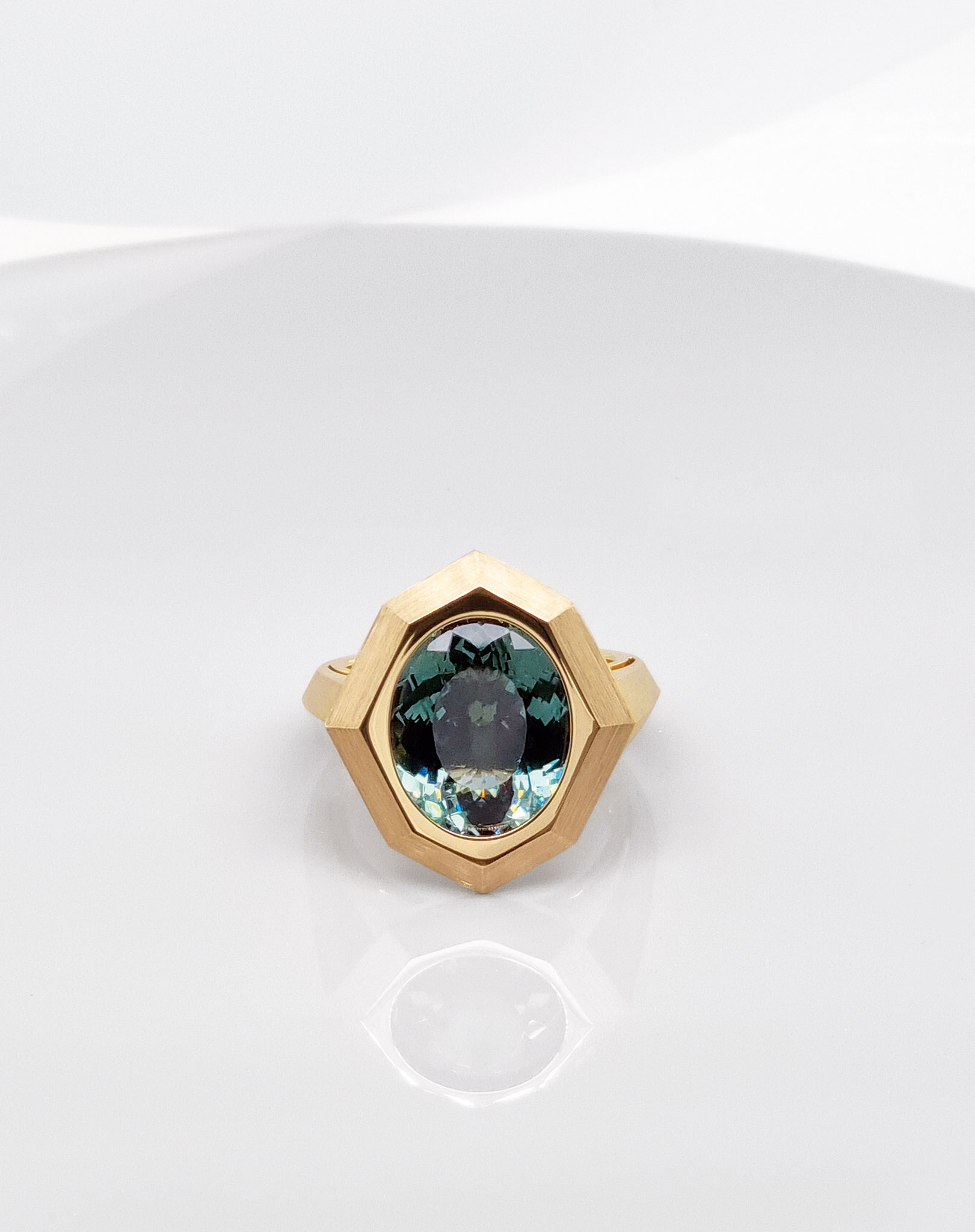 Ring aus 18 karat Gelbgold, Turmalin 6,65 carat, 6.500 Euro