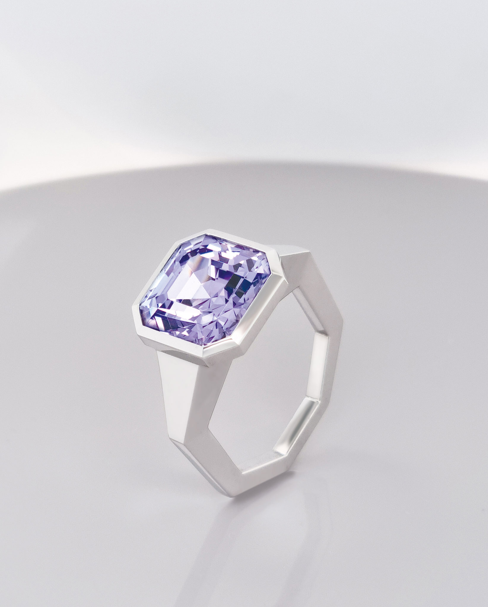 handgefertigter Ring mit Tansanit von Seitner Schmuckwerkstatt