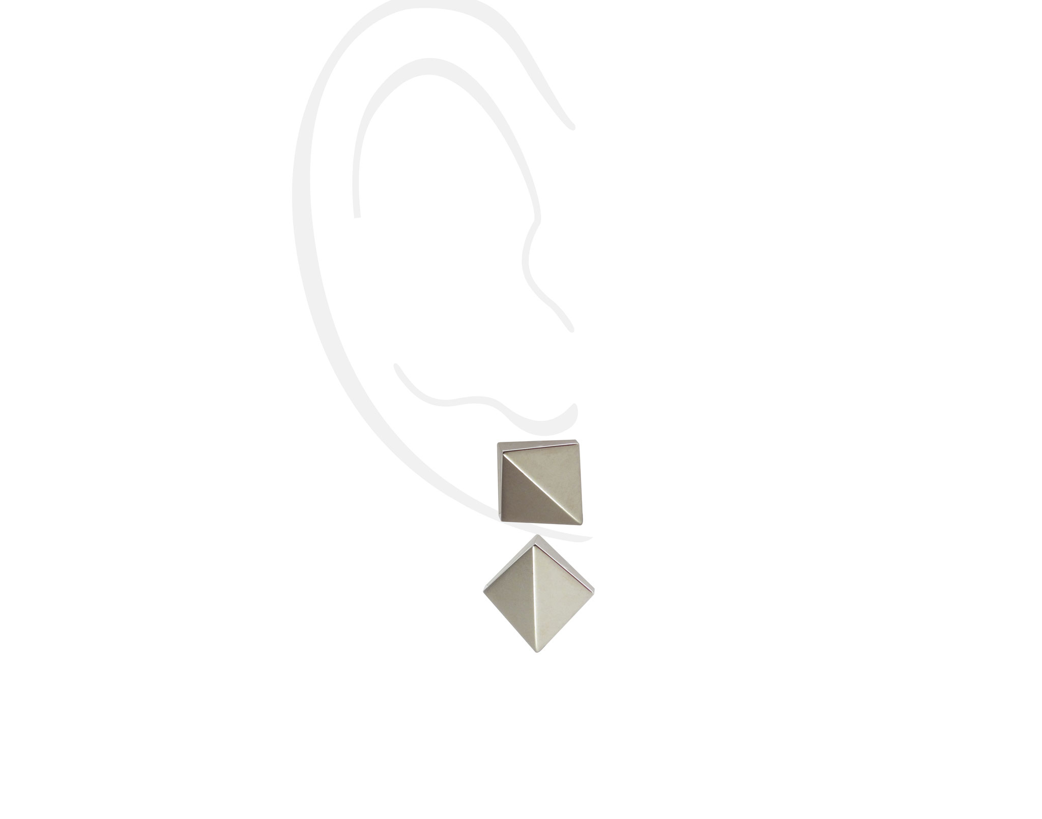 Ohrschmuck zweiteilig, aus 18 karat Weißgold. Oberteile 1150 Euro, Unterteile 1150 Euro