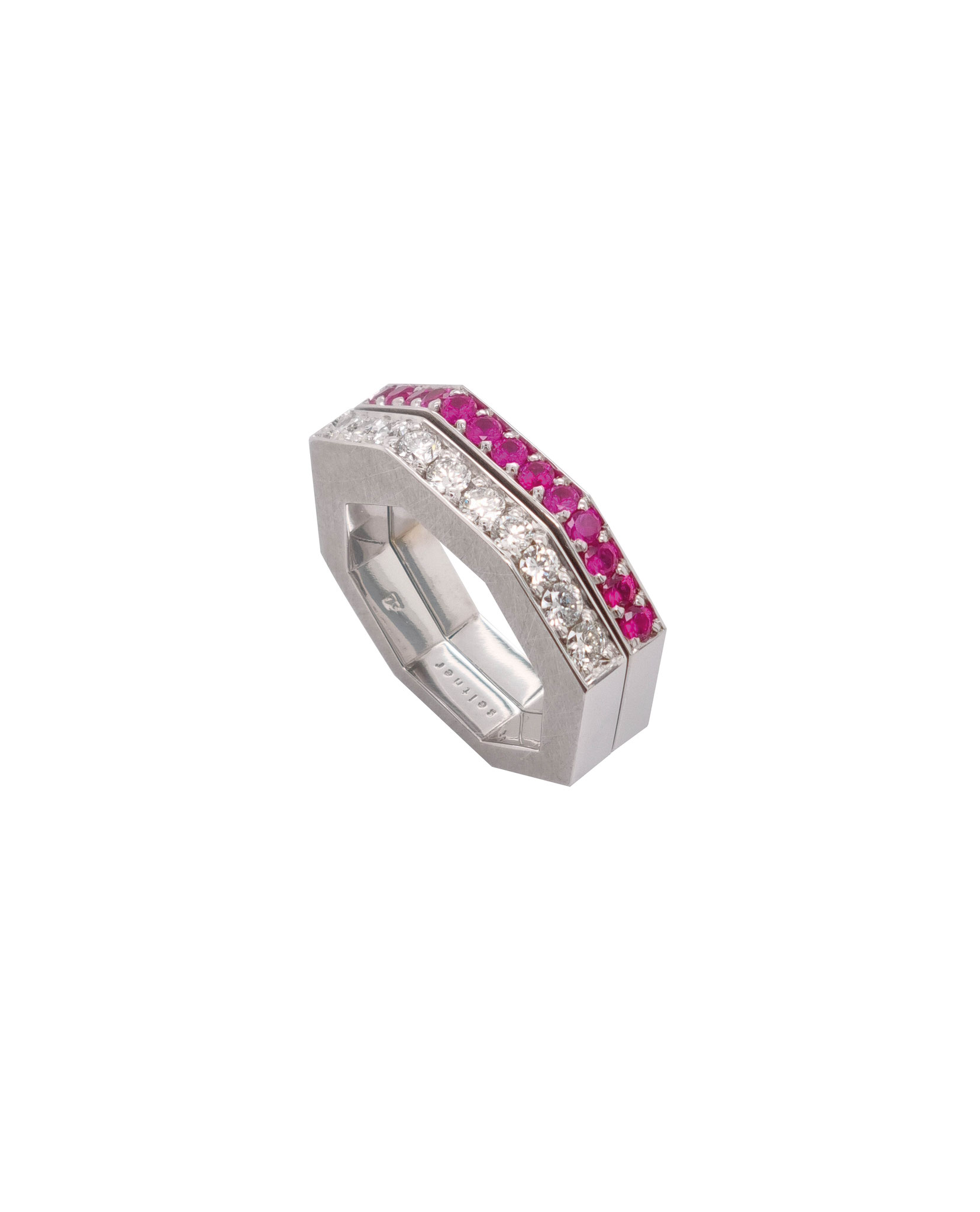 Achteckring auws 18 karat Weißgold, 0,56 carat Diamanten 2.680 Euro, Achteckring aus 18 karat Weißgold mit 0,56 carat pinken Safiren 1.890 Euro