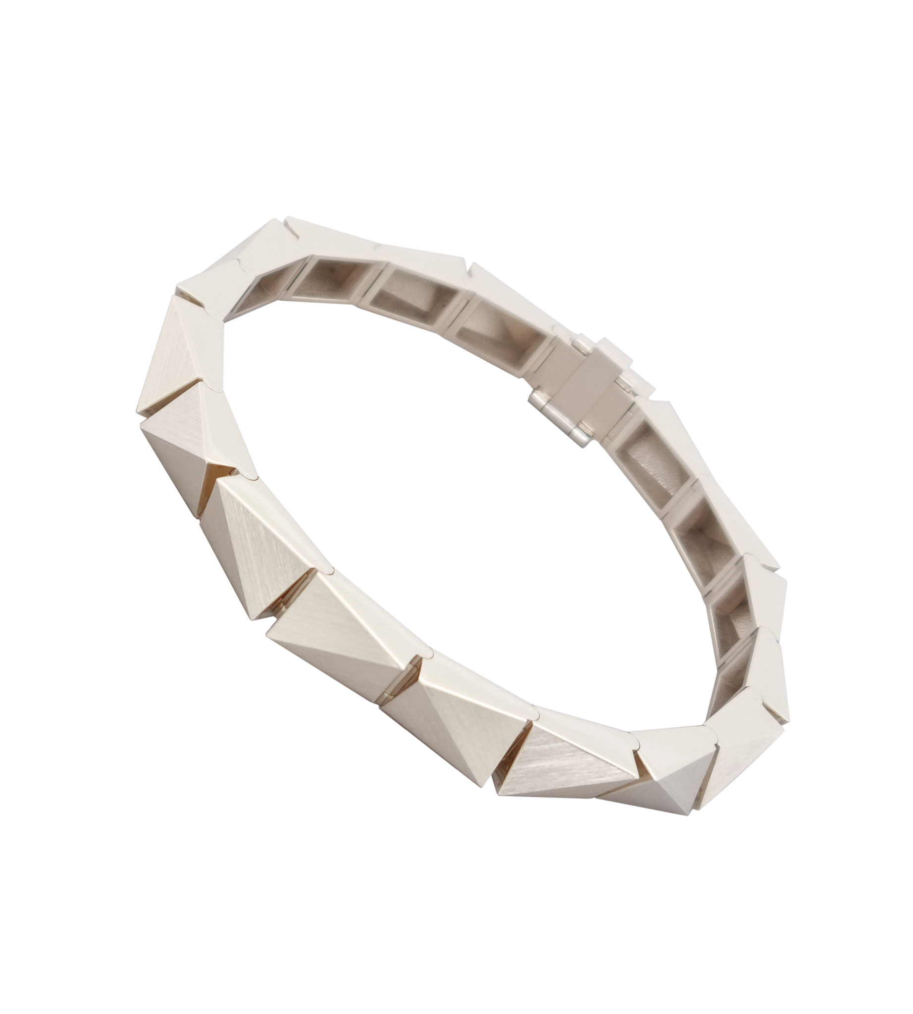 Armband aus 18 karat Weißgold, 6.450 Euro
