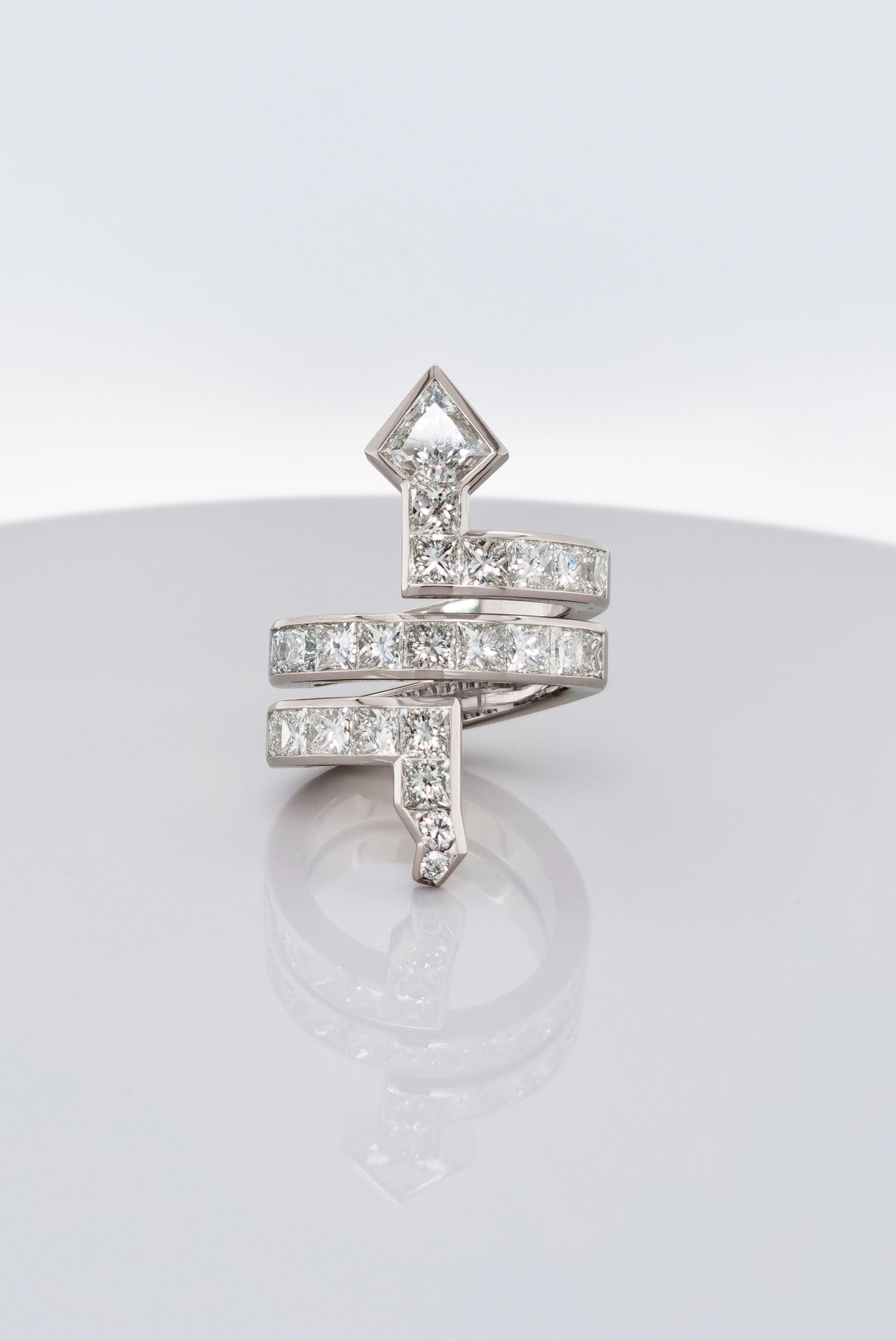 Ring aus 14 karat Weißgold, Diamanten 4,3 carat