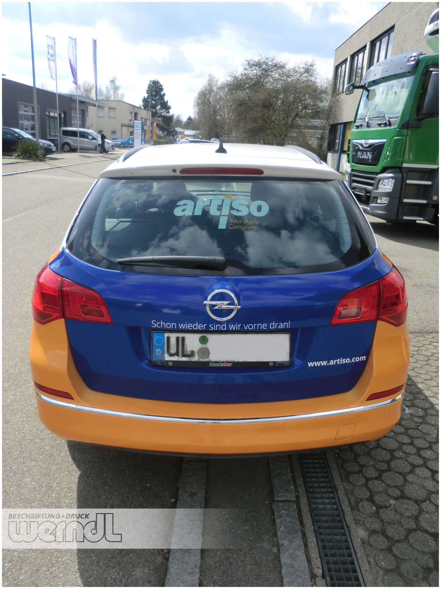Fahrzeugvollverklebung Opel Astra Caravan