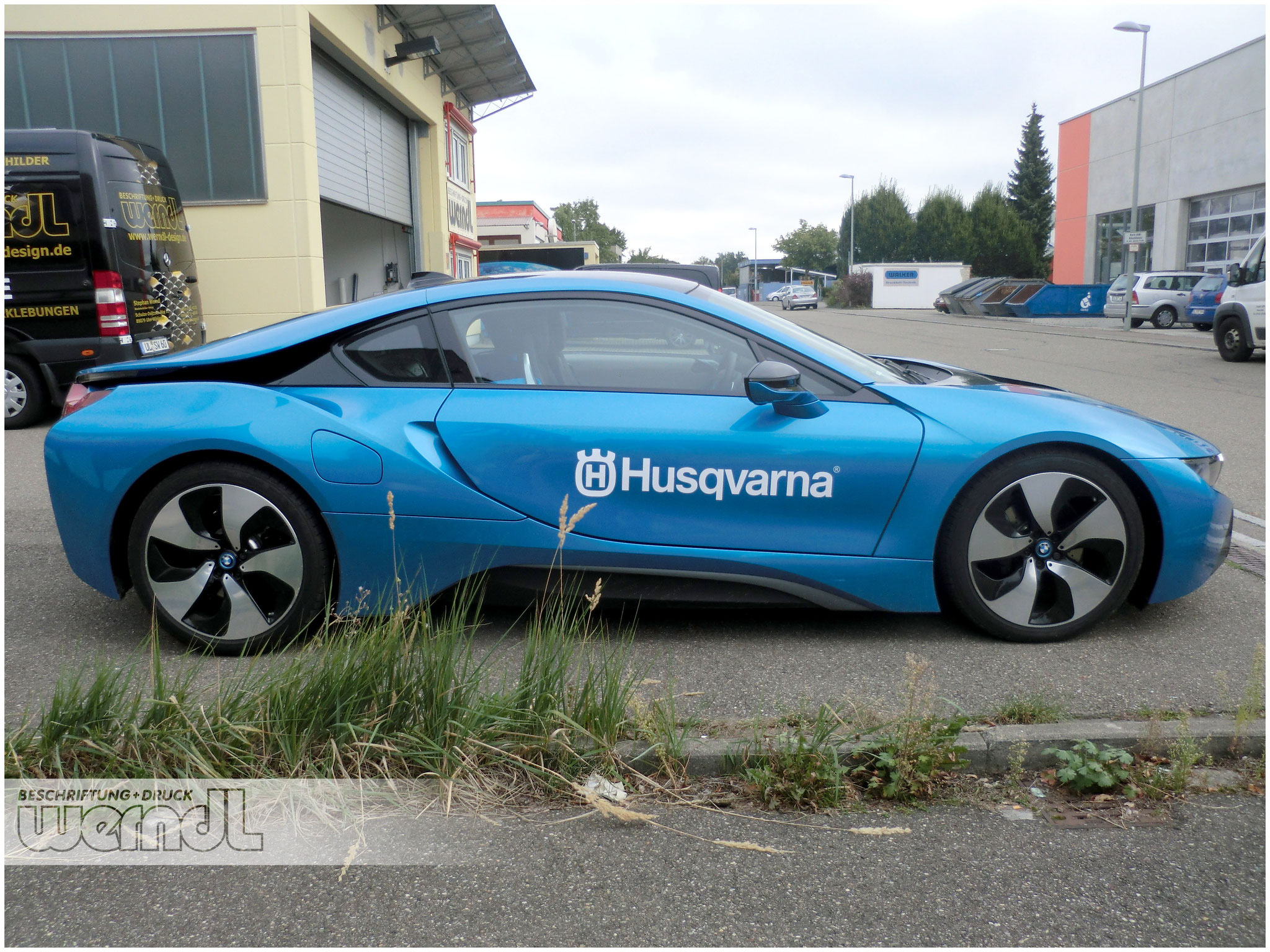 BMW i8 wiederablösbare Messebeschriftung für Husqvarna