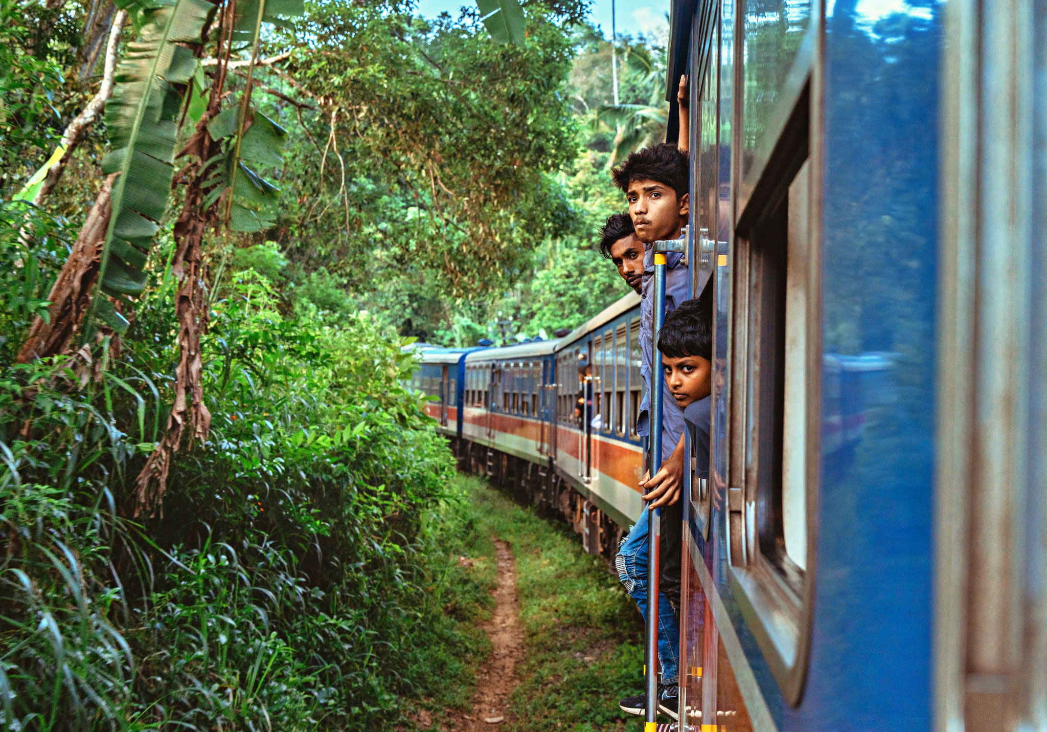 Zugfahrt durchs Hochland von Nuwara Eliya nach Ella