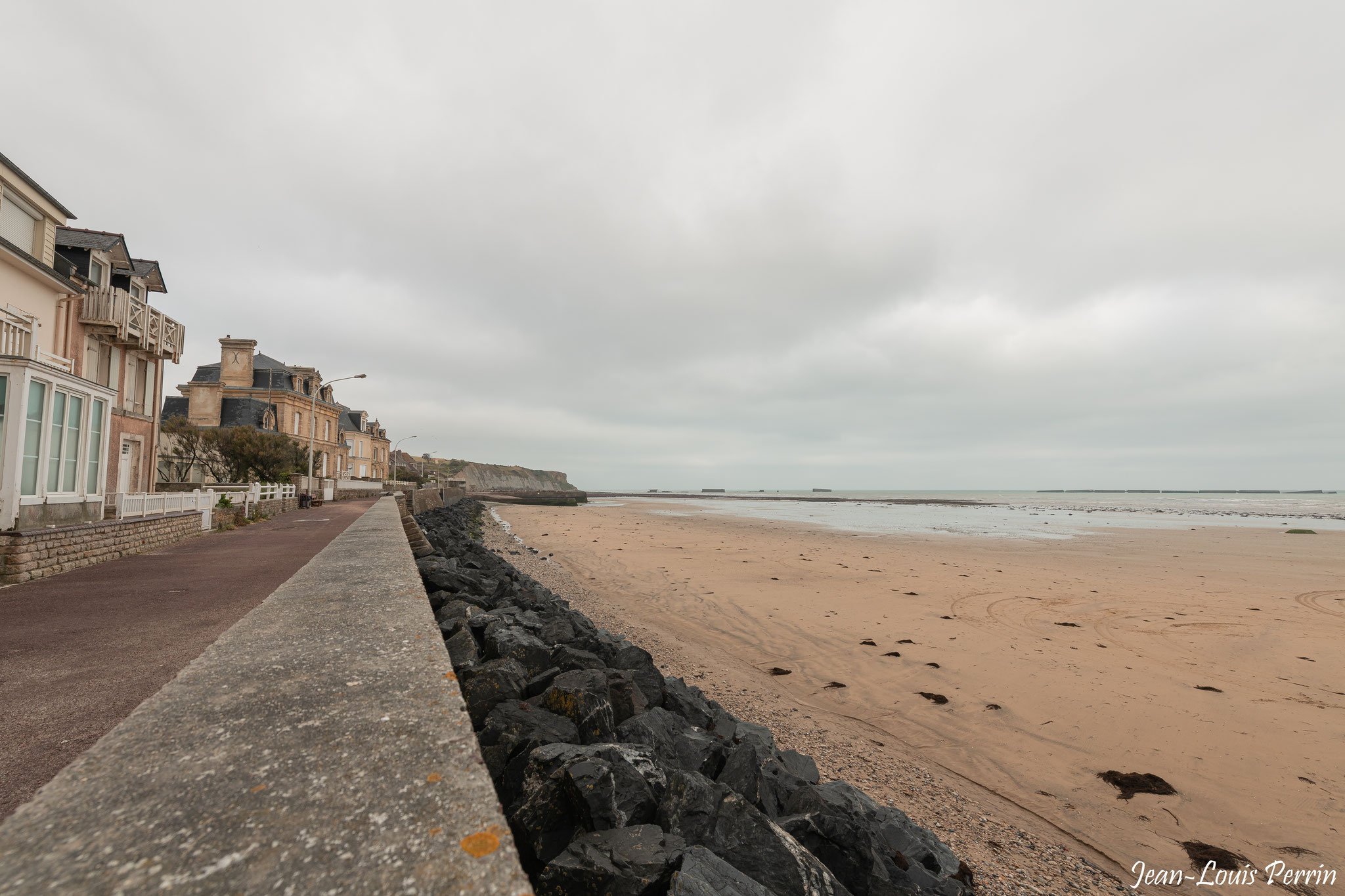 ARROMANCHES.NORMANDIE. 6 JUIN 1944 - NORMANDIE BORD DE MER