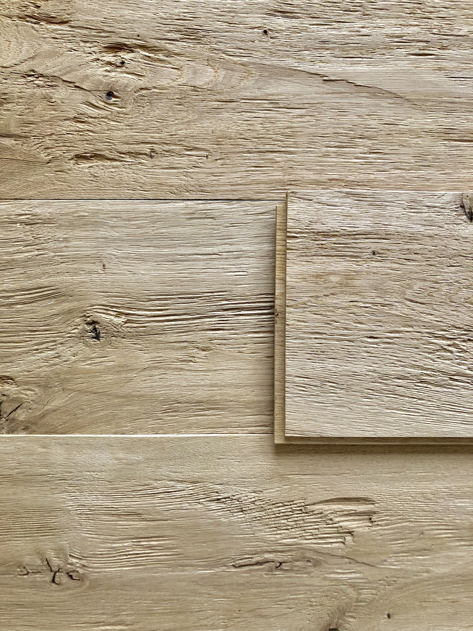 Nut und Federbretter aus Holz