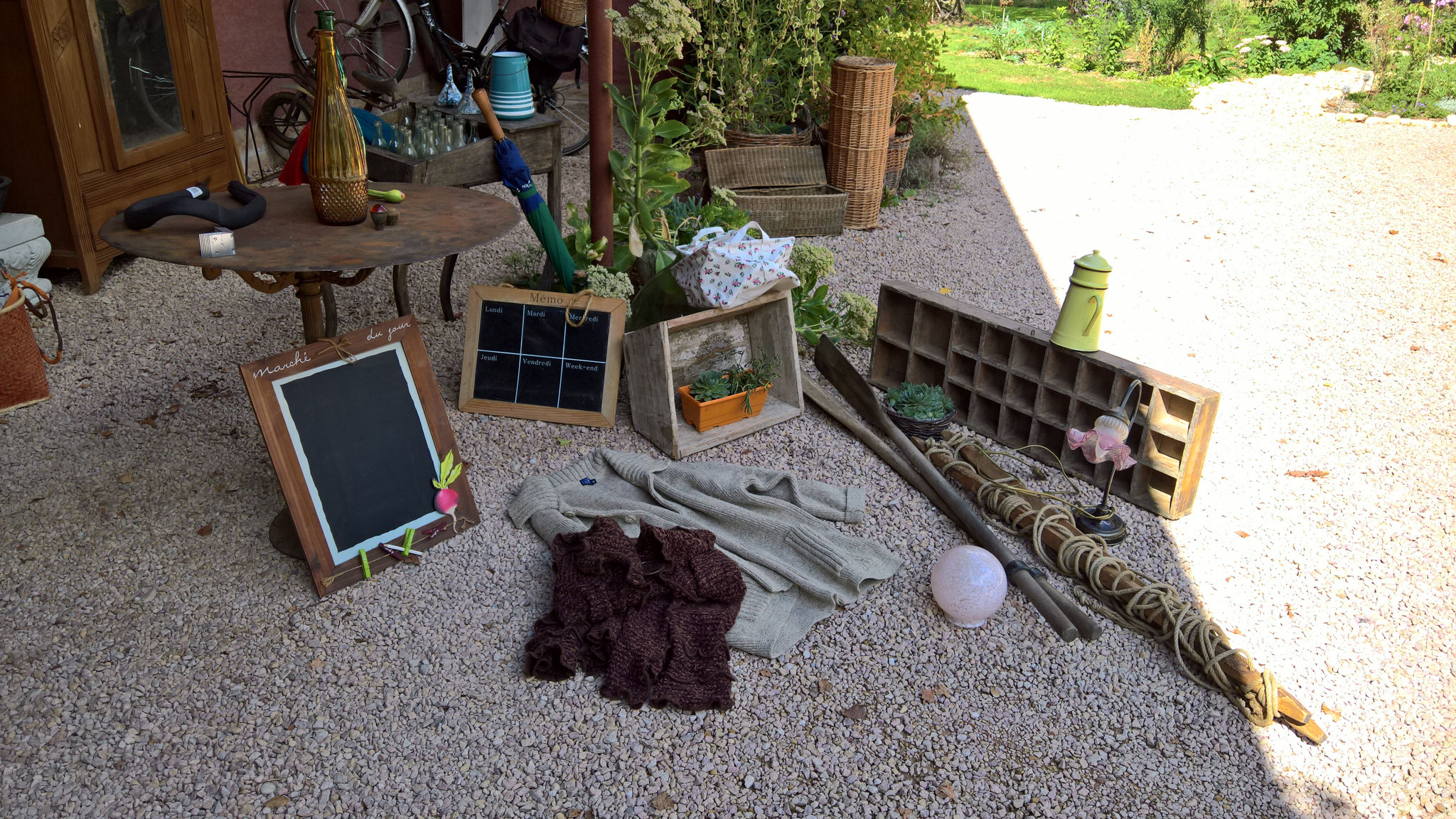 Wieder mal reiche Beute vom Flohmarkt in La Truchére