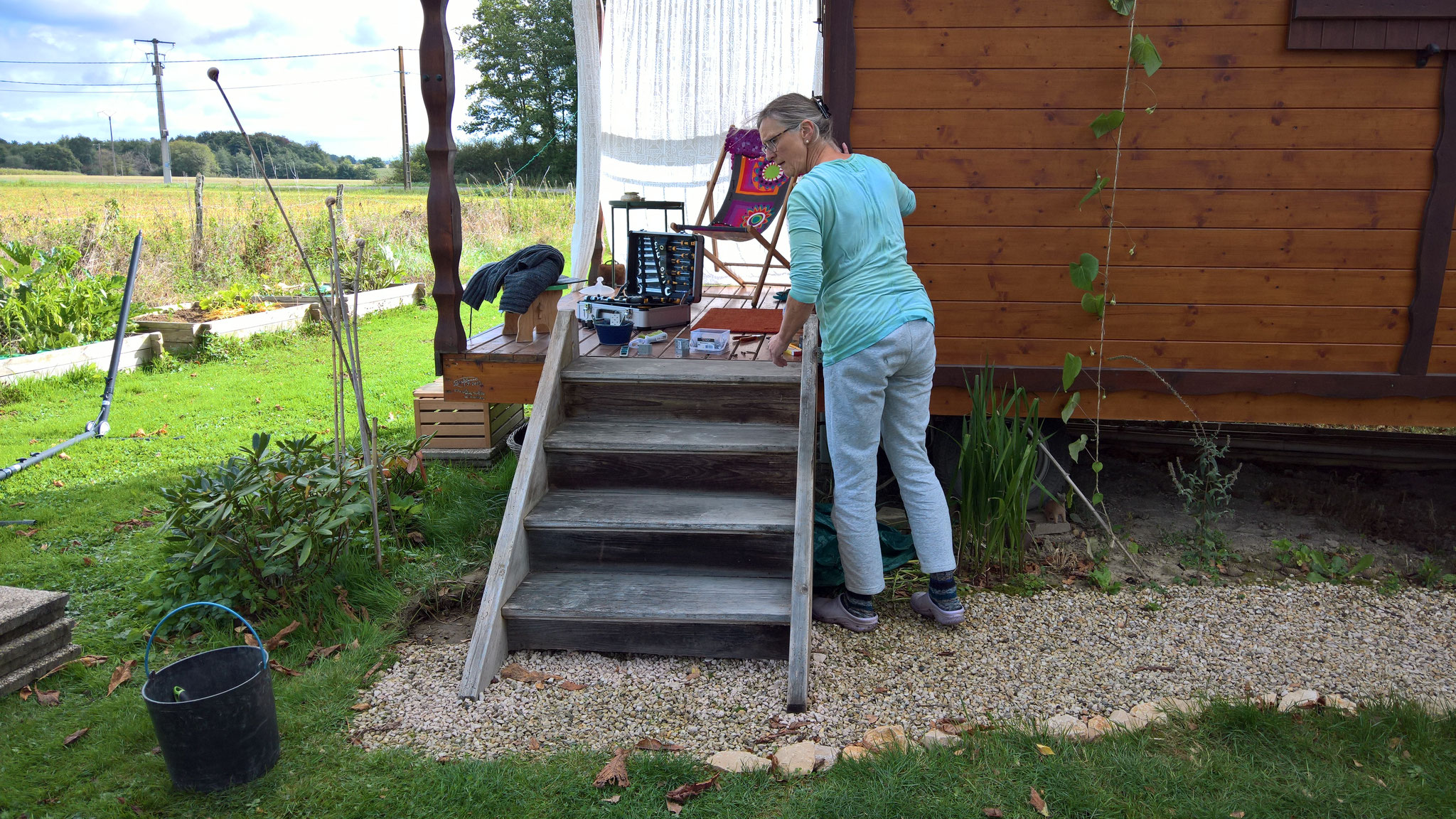 Die Schweizer Treppe kommt an die Roulotte von Annette