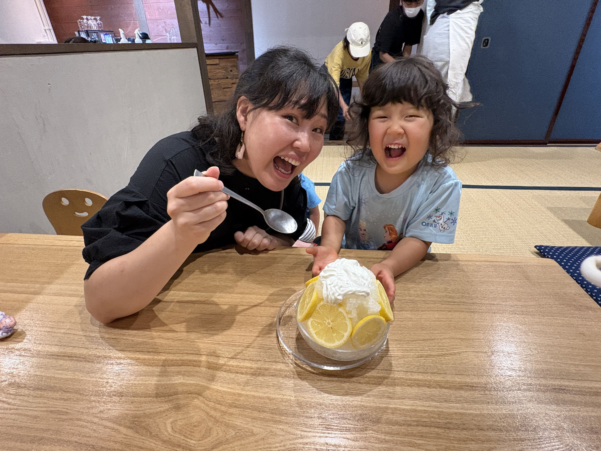 座敷あり　チーズケーキ　かき氷がお勧め