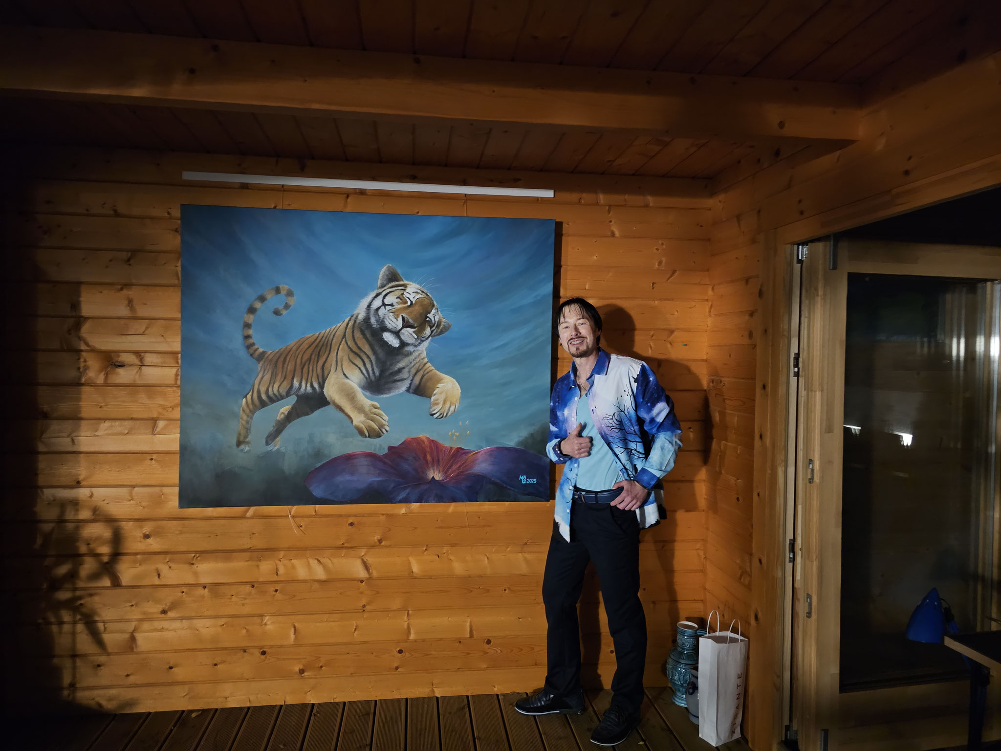 MaLo vor seinem Artenschutz-Großwerk DREAMING TIGER Foto: Franz Missiuk