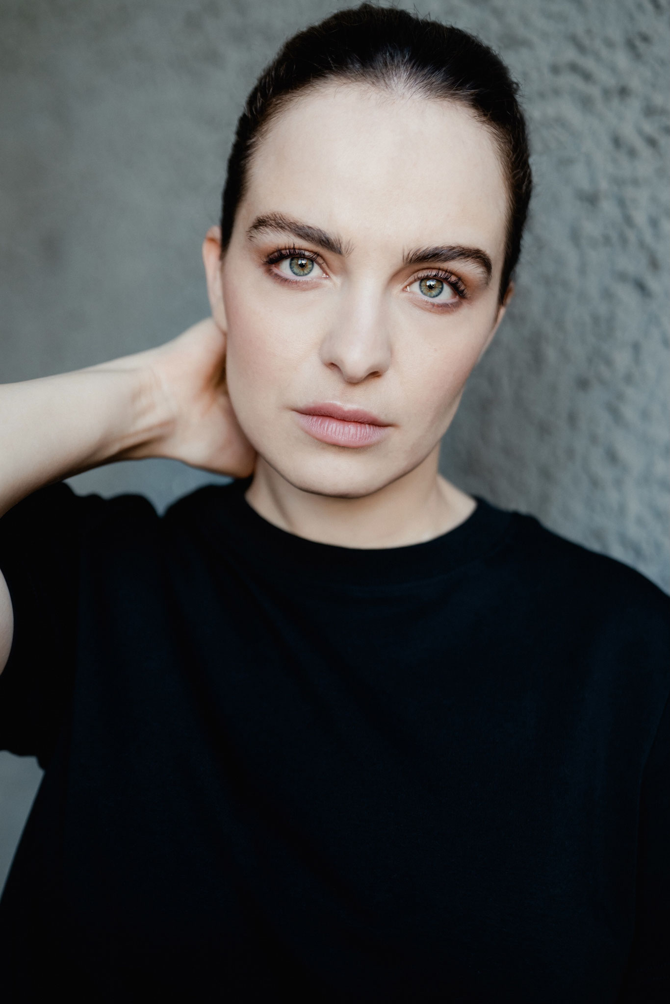 Leslie-Vanessa Lill actress headshot represented by Walcher Management