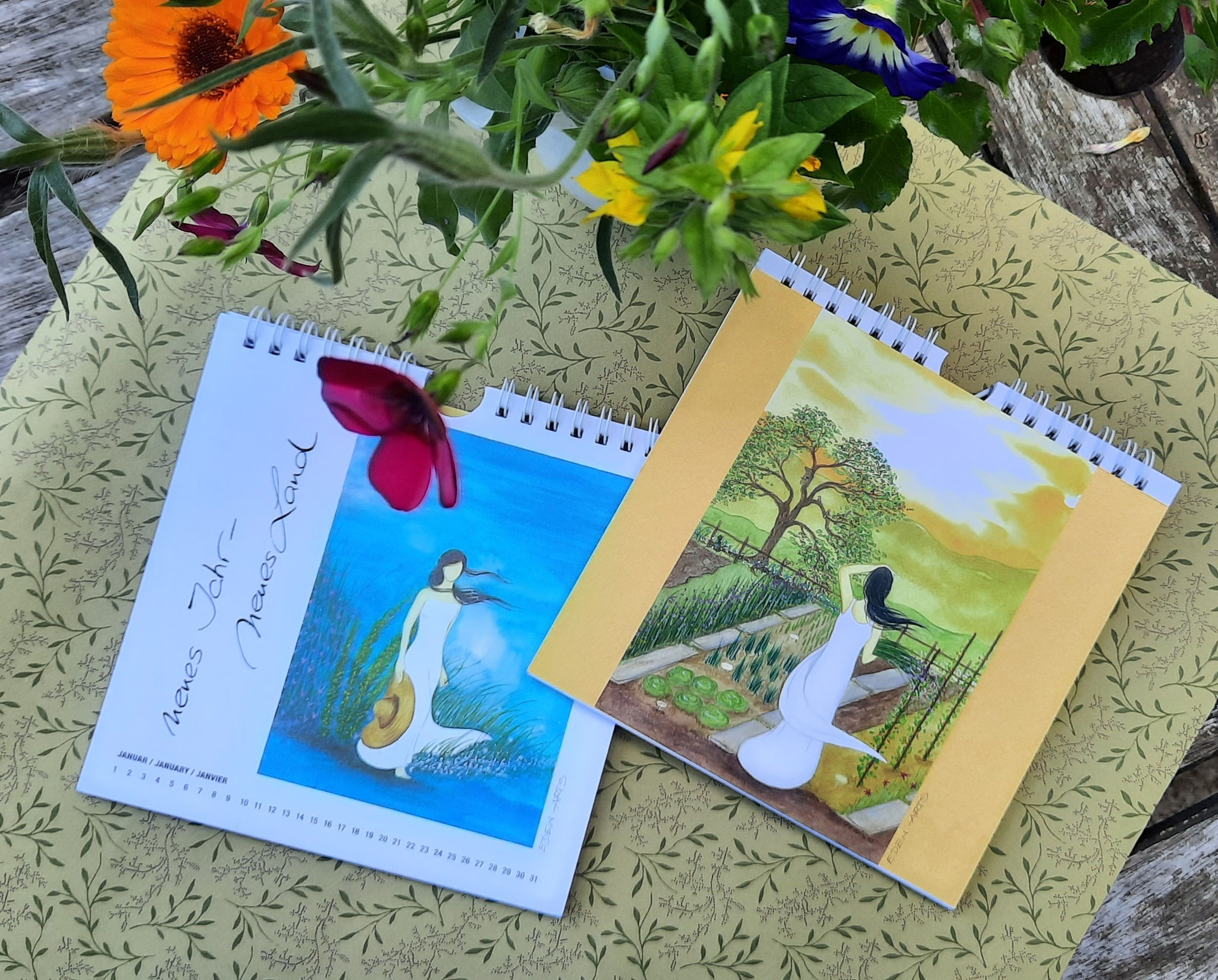 Immerwährender Aufstellkalender, 16 cm x 16 cm, zwölf Frauenkräutermotive mit kleinen (handschriftlichen) Sinnsprüchen, Stück 28€ plus Porto - Liebe Grüße! Katja 🍒