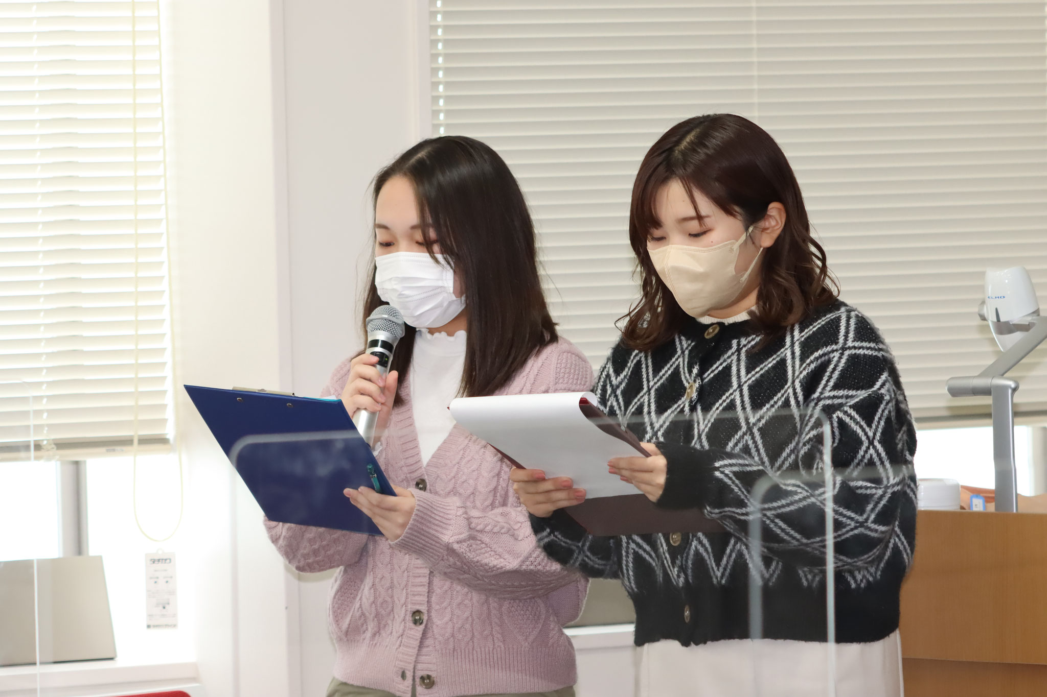 司会は東京キャンパス表現学科の学生が務めました。