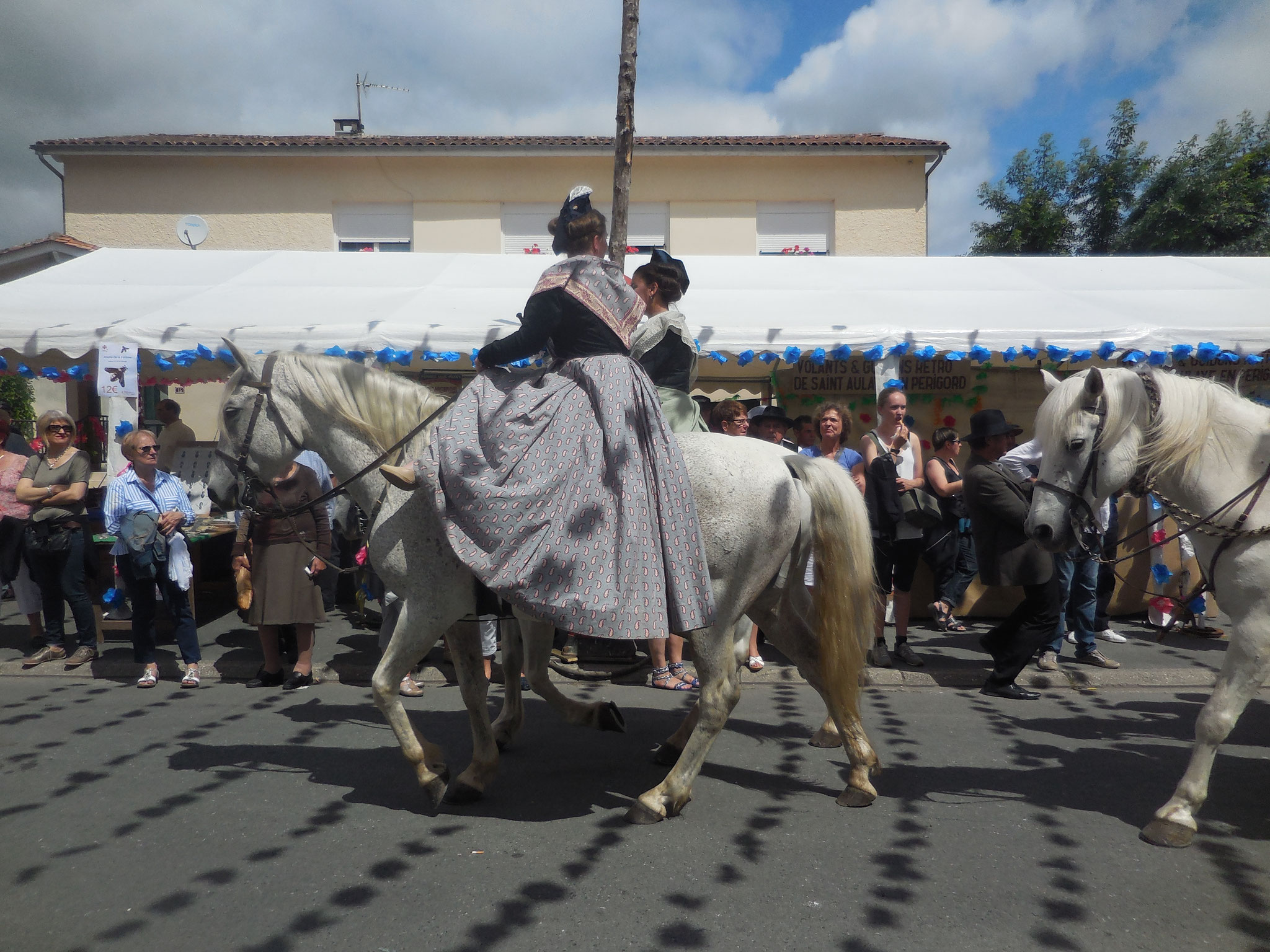 félibree fête de l'occitanie en dordogne événement culture découverte occitan culture régionale groupe folklorique les ménestrels sarladais 