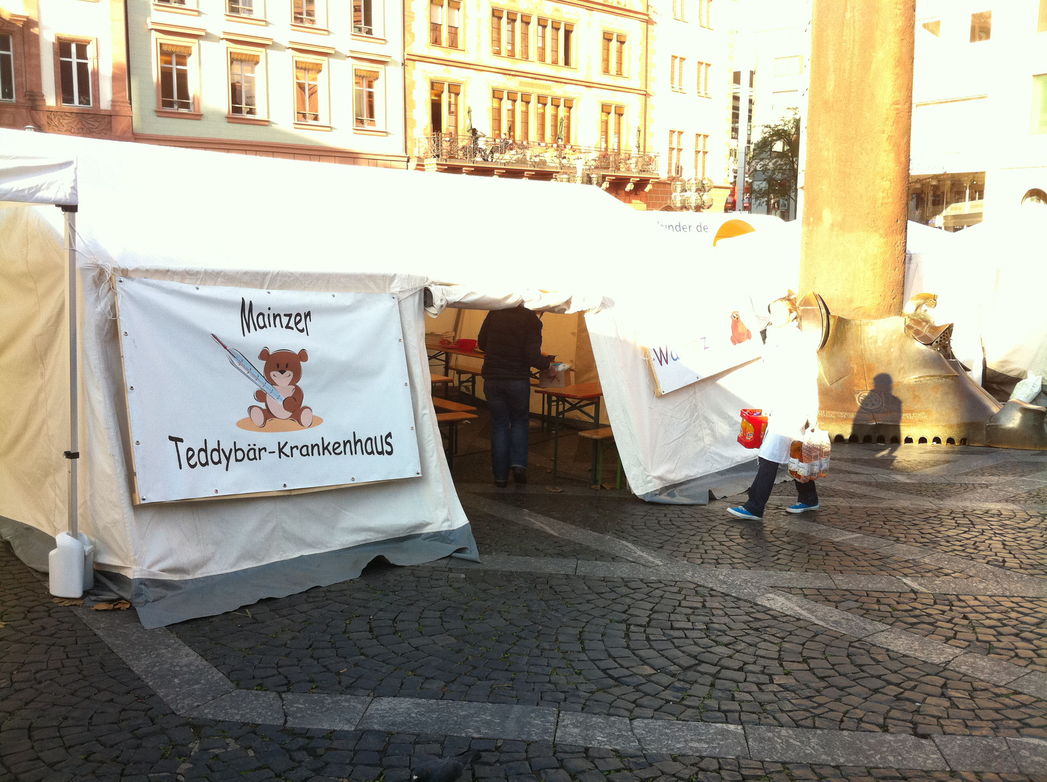 Mainzer Teddykllinik nimmt Kindern die Angst beim Doktor