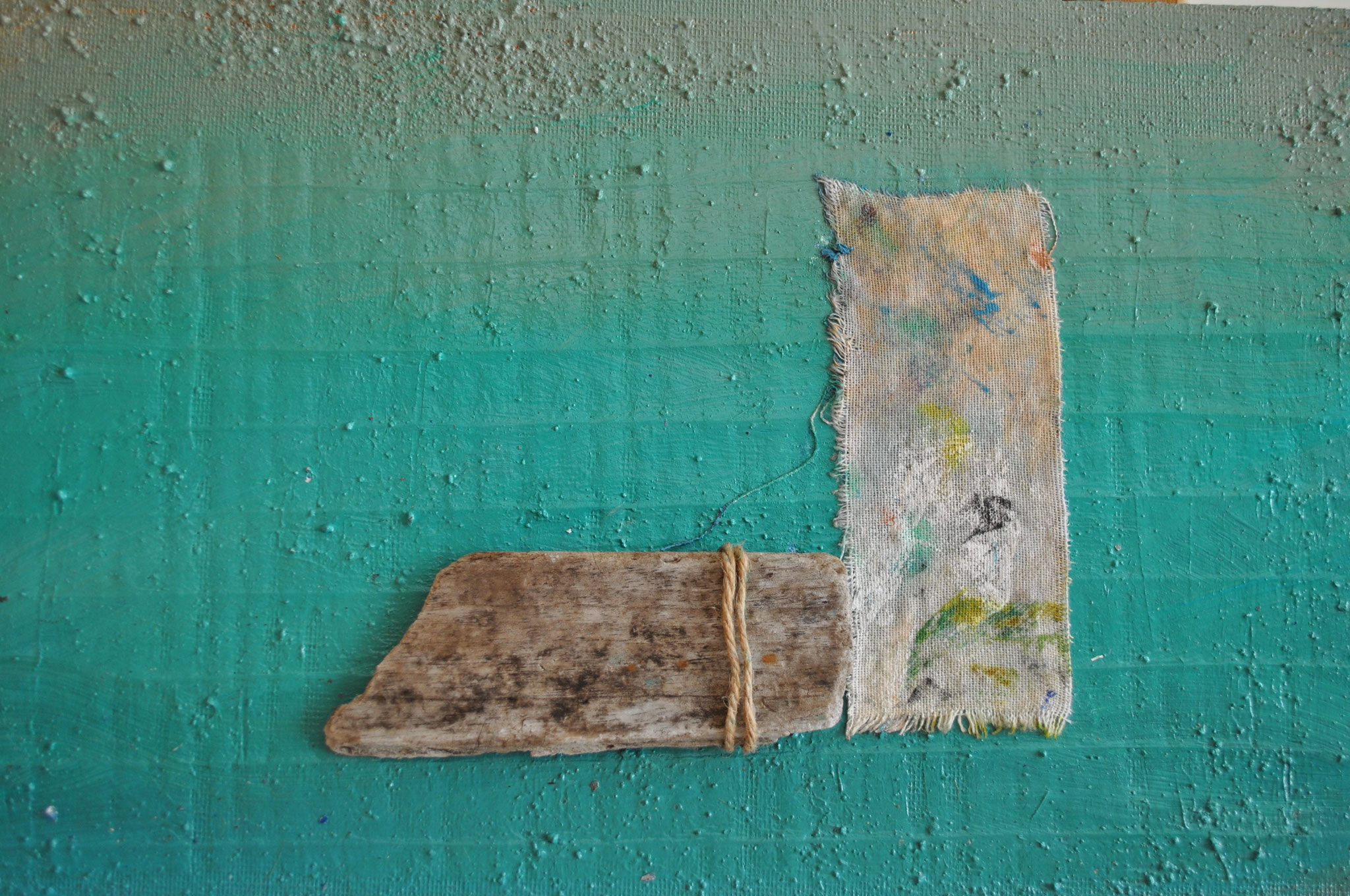 Radeau 3 Assemblage, peinture, papier sur panneau bois 26*34 cm 2024