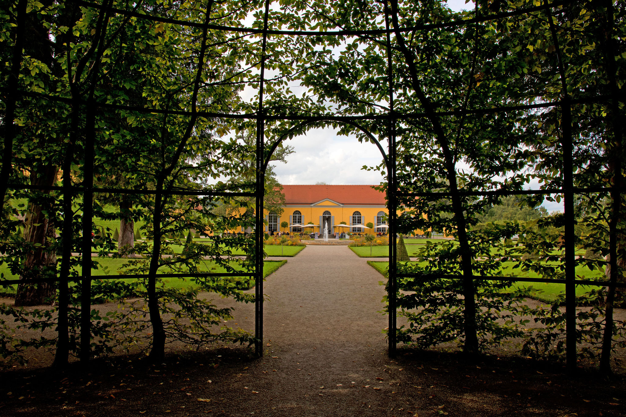 Aussicht auf Orangerie im Klostergarten Neuzelle
