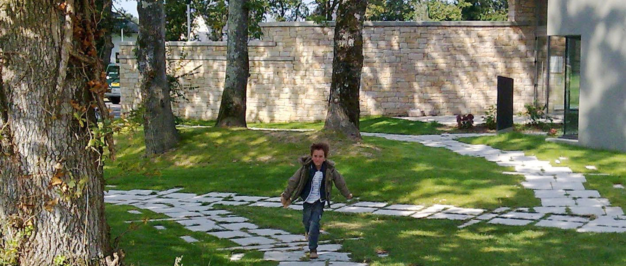 Centre culturel de Ploeren / parvis et jardins
