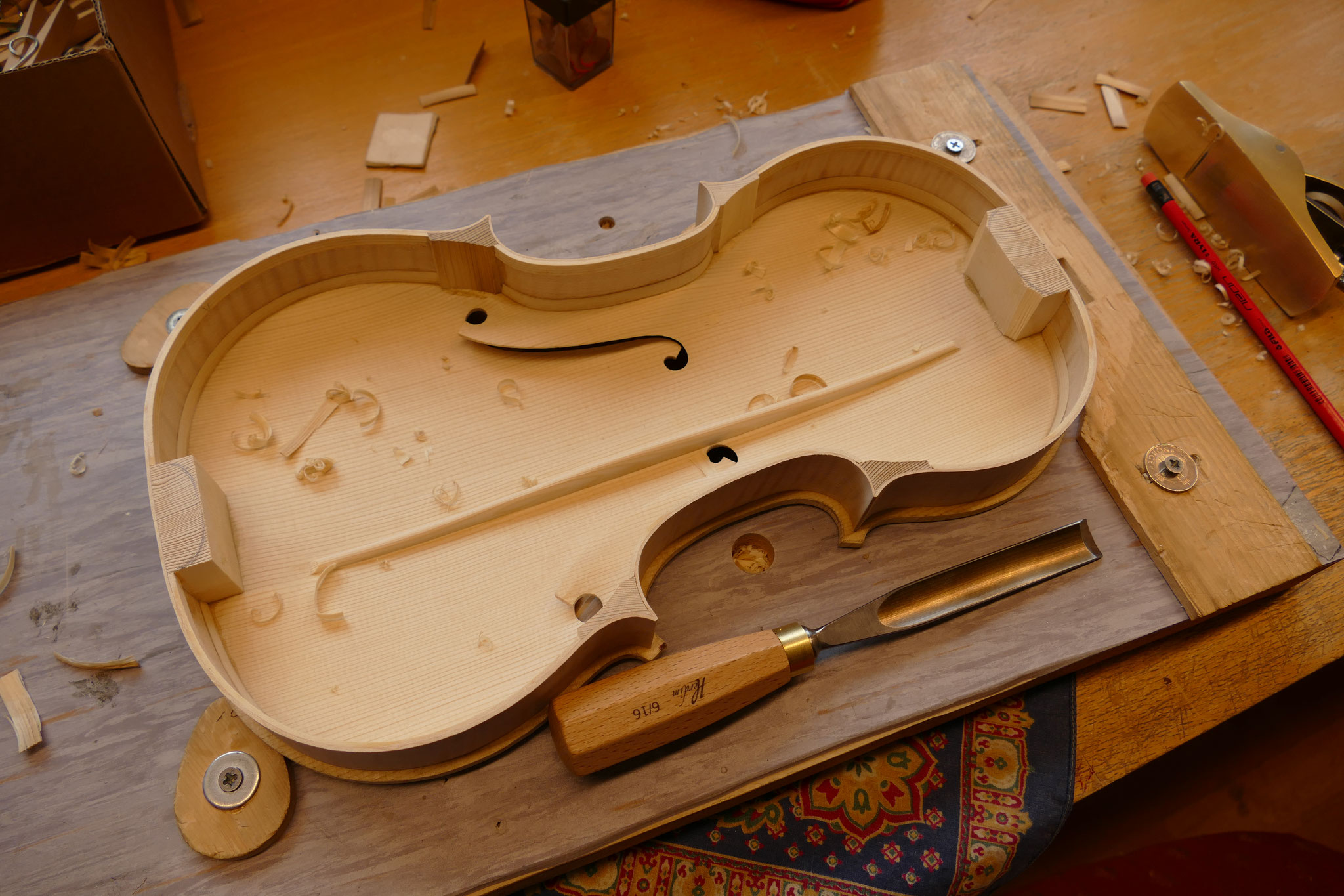 Fiddle Making - felemakeriet - Ole Bull Akademiet