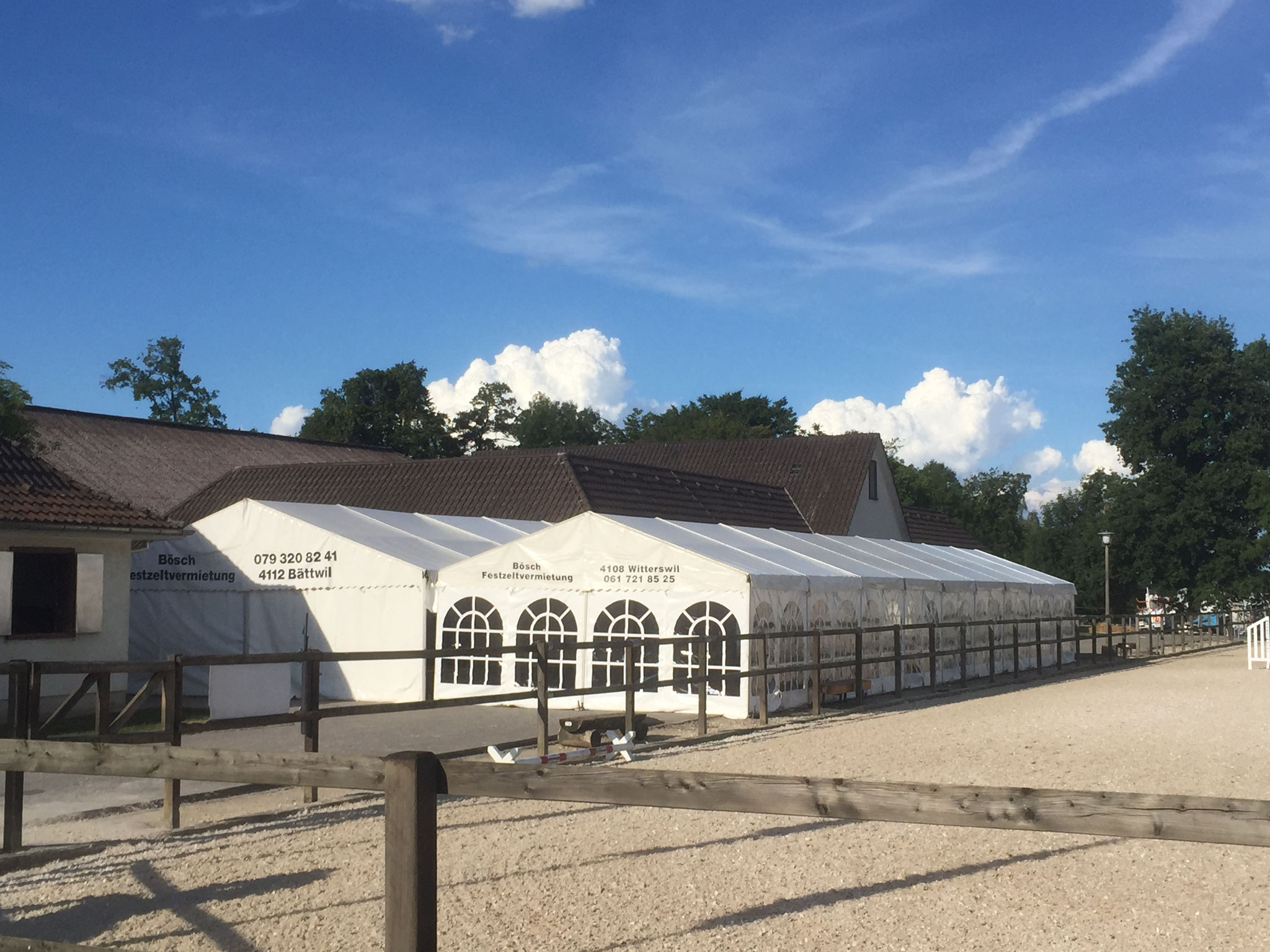 Zelt 8x15 Meter und 6x27 Meter 