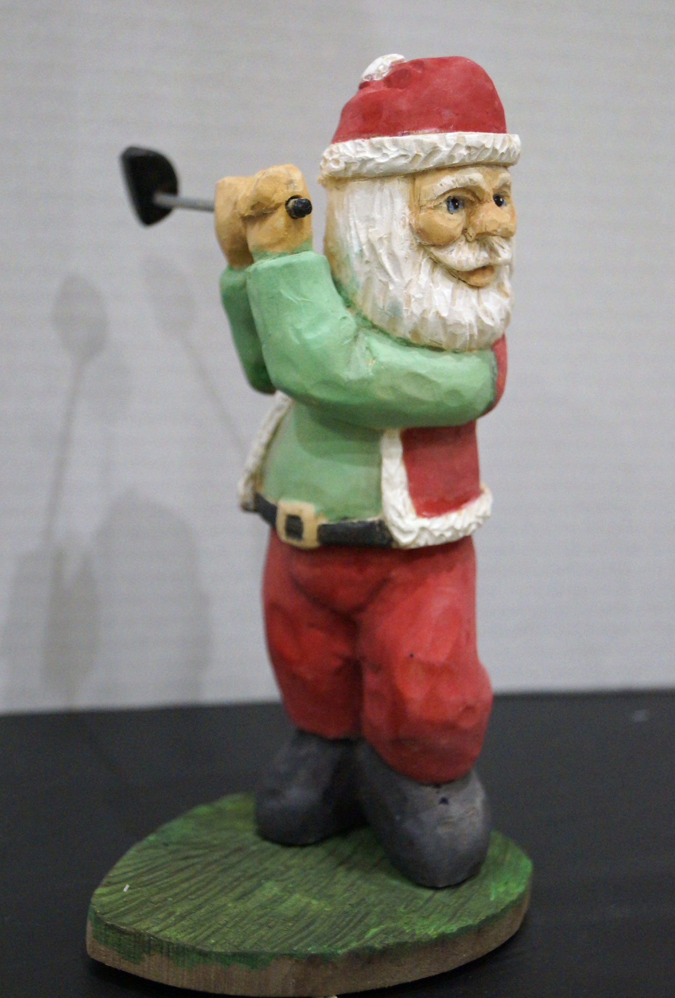 W-5 Santa in the Round - Tom Reeder