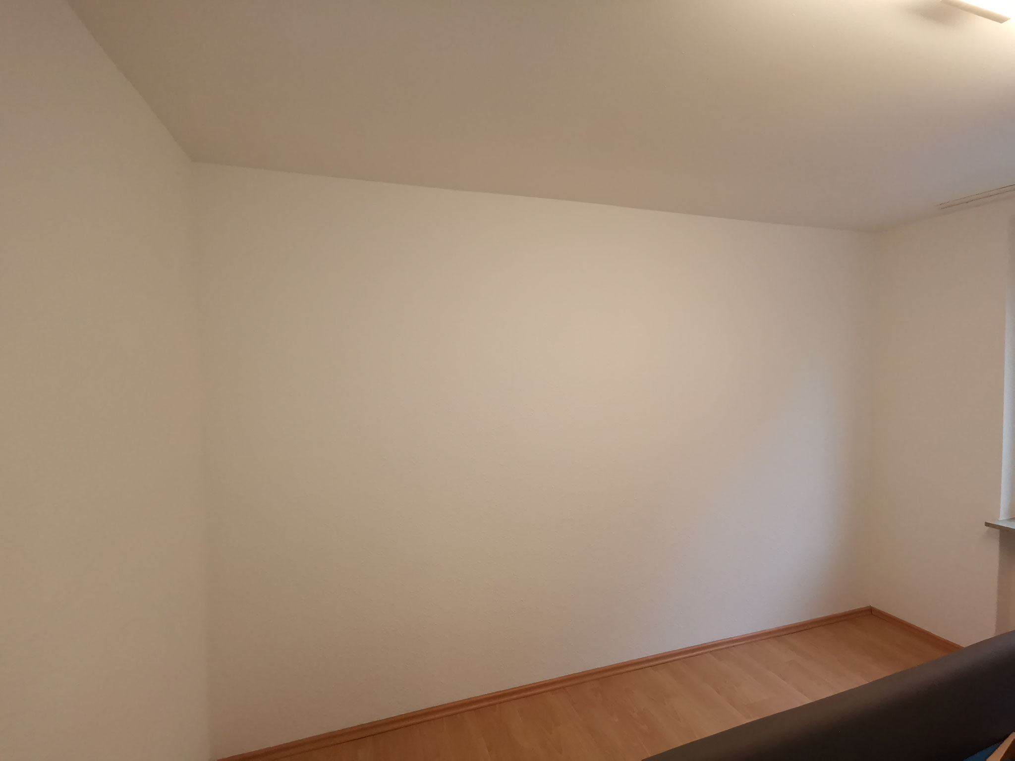Schimmelsanierung mit hoch wirksamer Innendämmung fertiggestellt nicht sichtbar.
