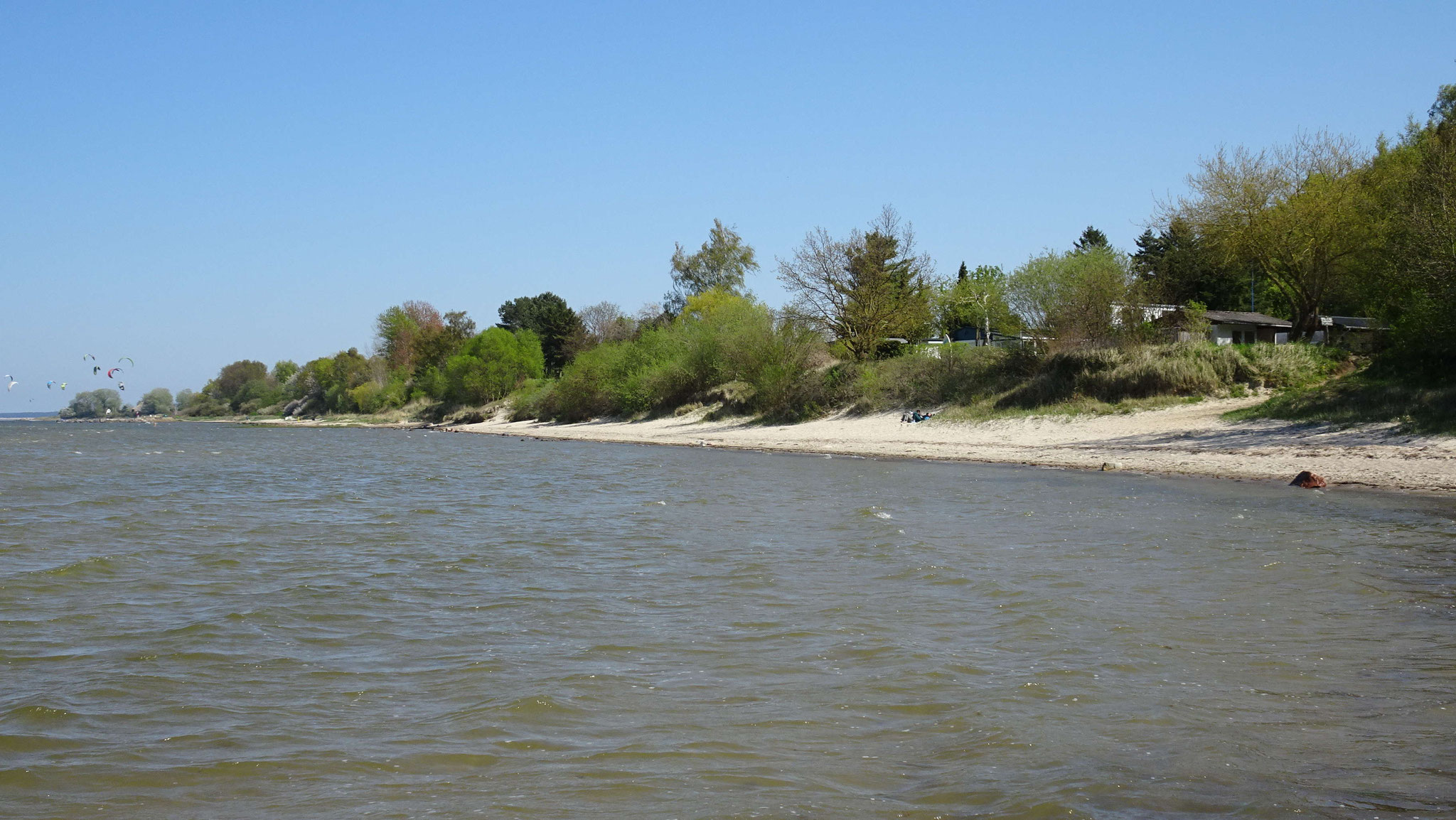 Kiten, Windsurfen, Baden Richtung Osten