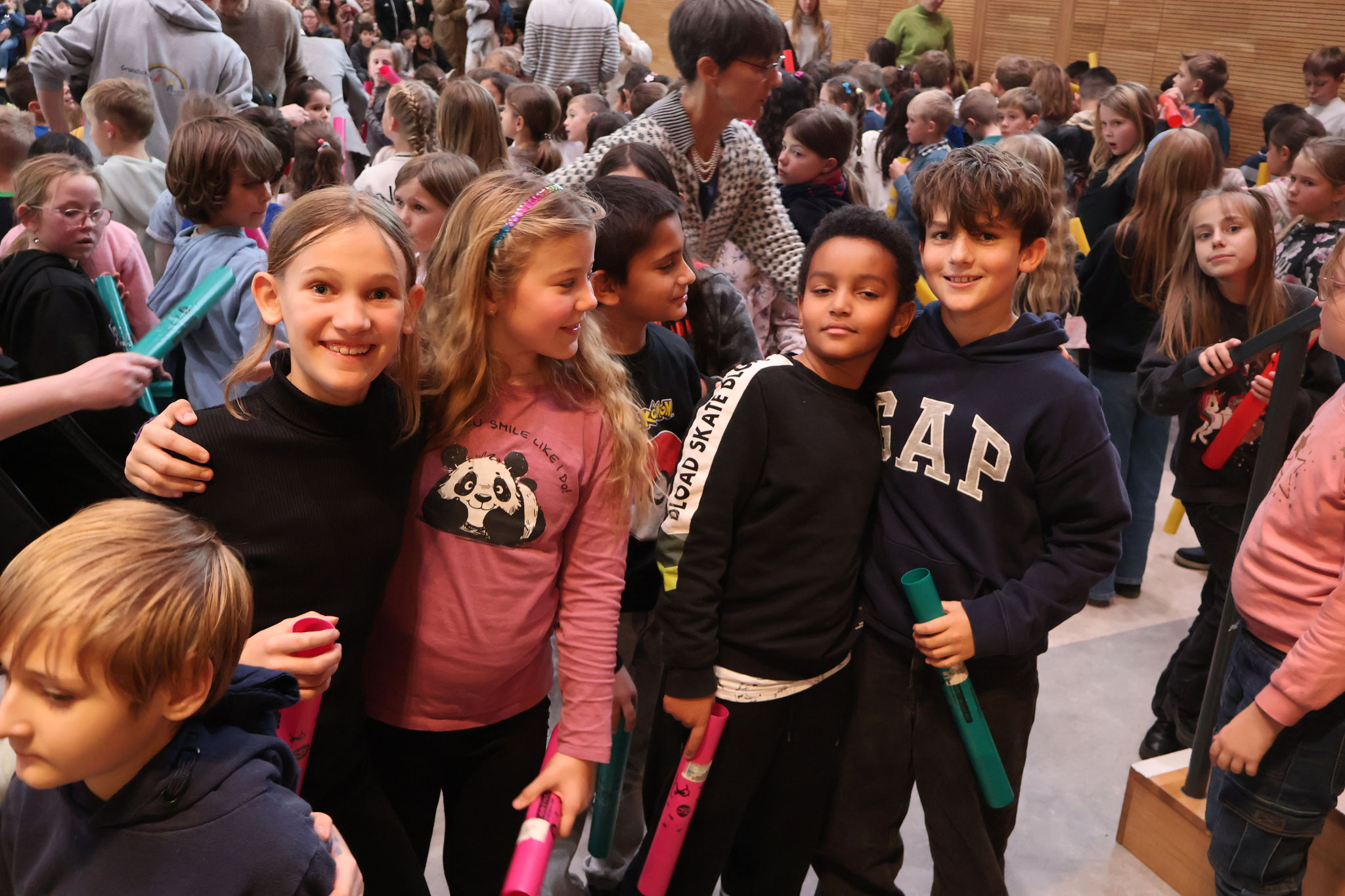 Jedes Kind bekommt einen Boomwhacker