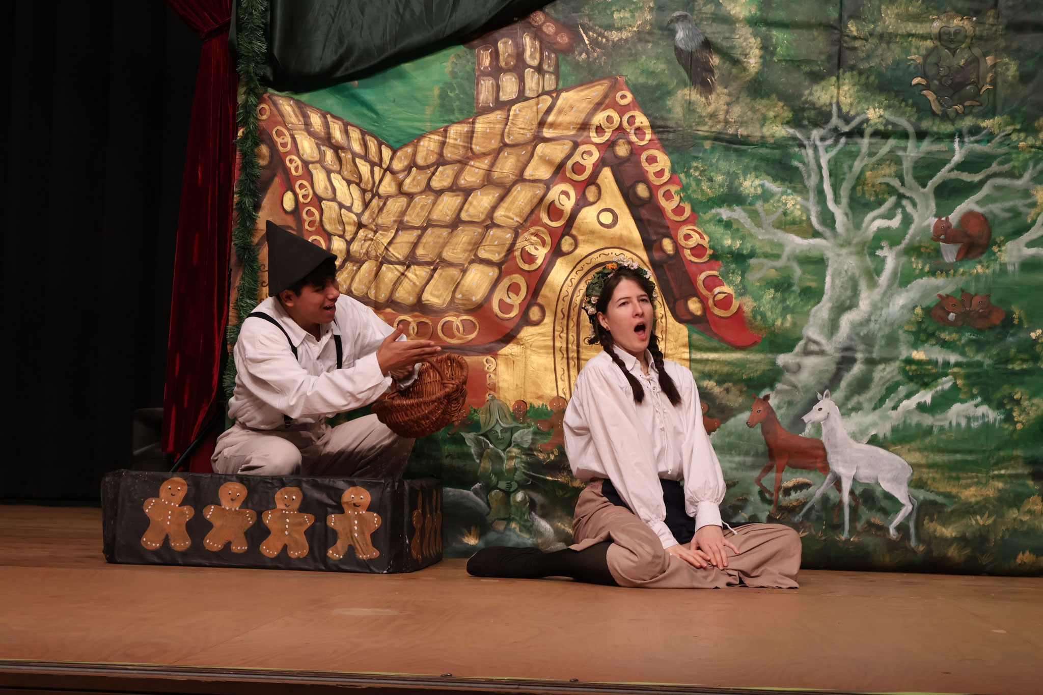 Vor dem Hexenhäuschen---