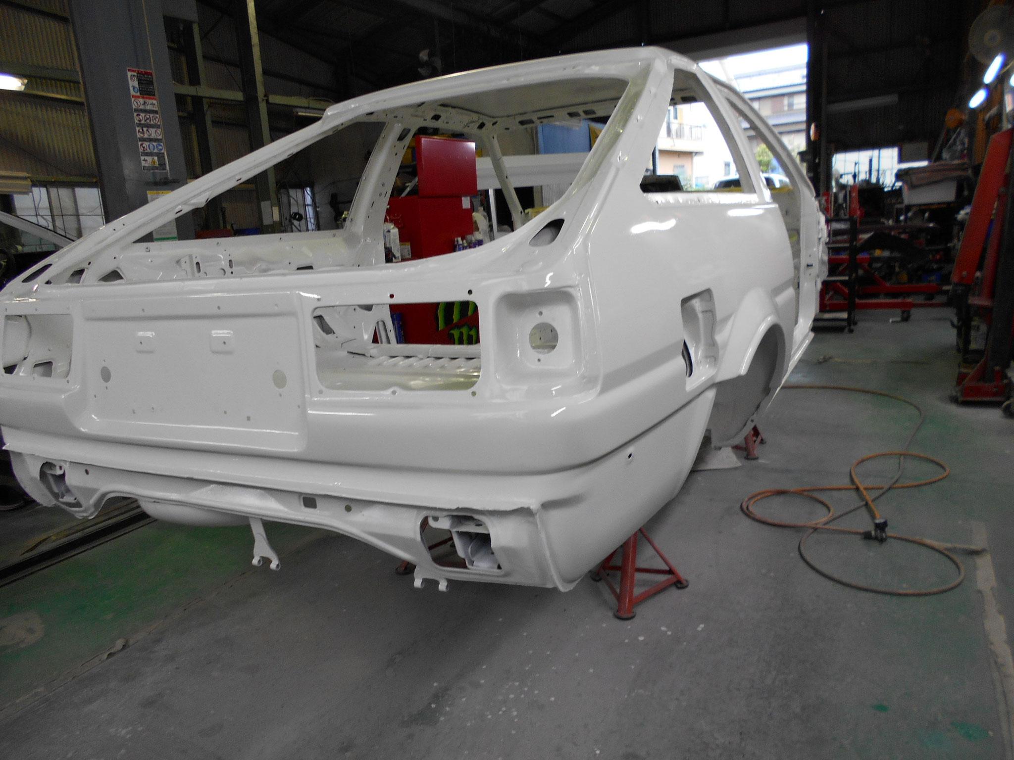 ａｅ８６ ３ｄトレノ ３ｄレビン ホワイトボディ トミサトレーシングサービス ａｅ86ショップ 中古車販売 旧車 修理 メンテナンスはお任せ下さい