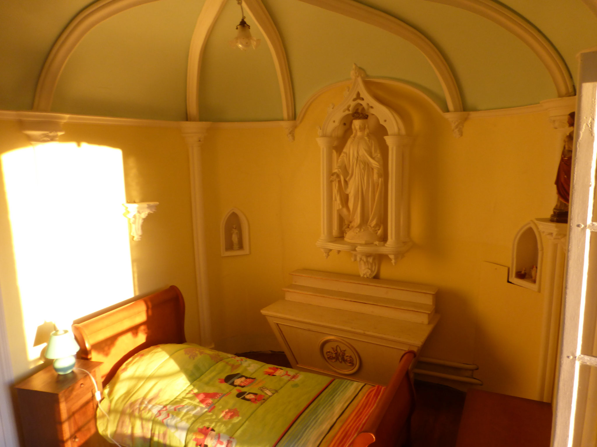 chapelle/ coin bibliothèque