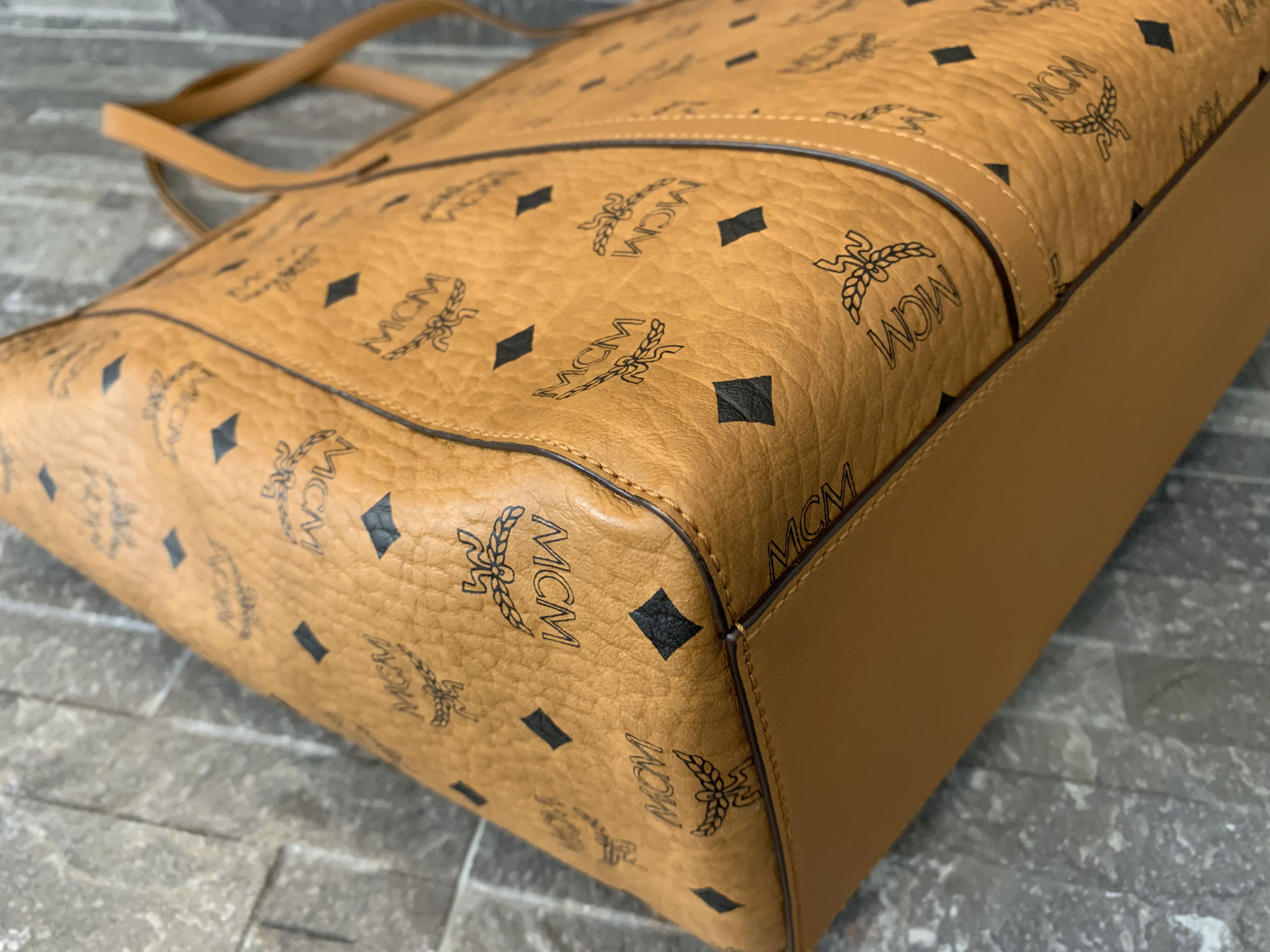 MCM Visetos Toni Shopper Medium in Cognac Ankauf Verkauf Second Hand Designertaschen und Accessoires