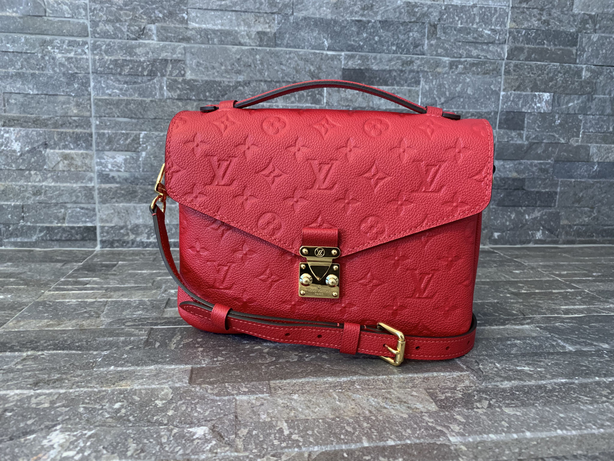 Louis Vuitton Pochette Metis, Empreinte in Scarlet Red