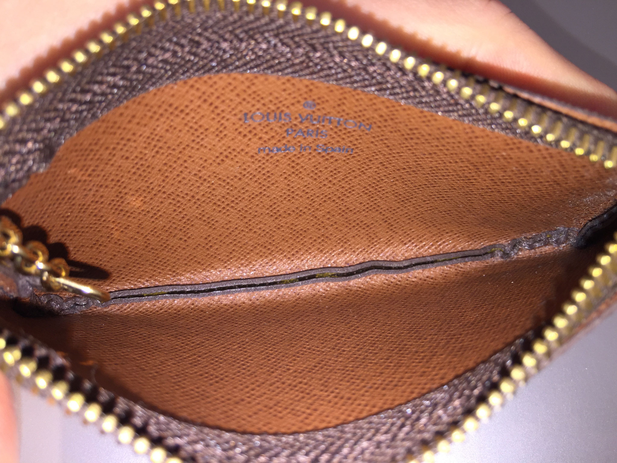 Louis Vuitton Monogram Canvas Schlüsseletui - Ankauf & Verkauf Second Hand  Designertaschen und Accessoires