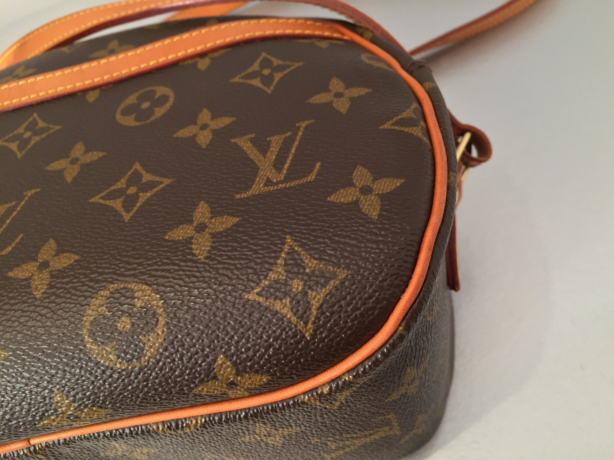 LOUIS VUITTON Blois Vintage Monogram Canvas Crossbody Bag Brown